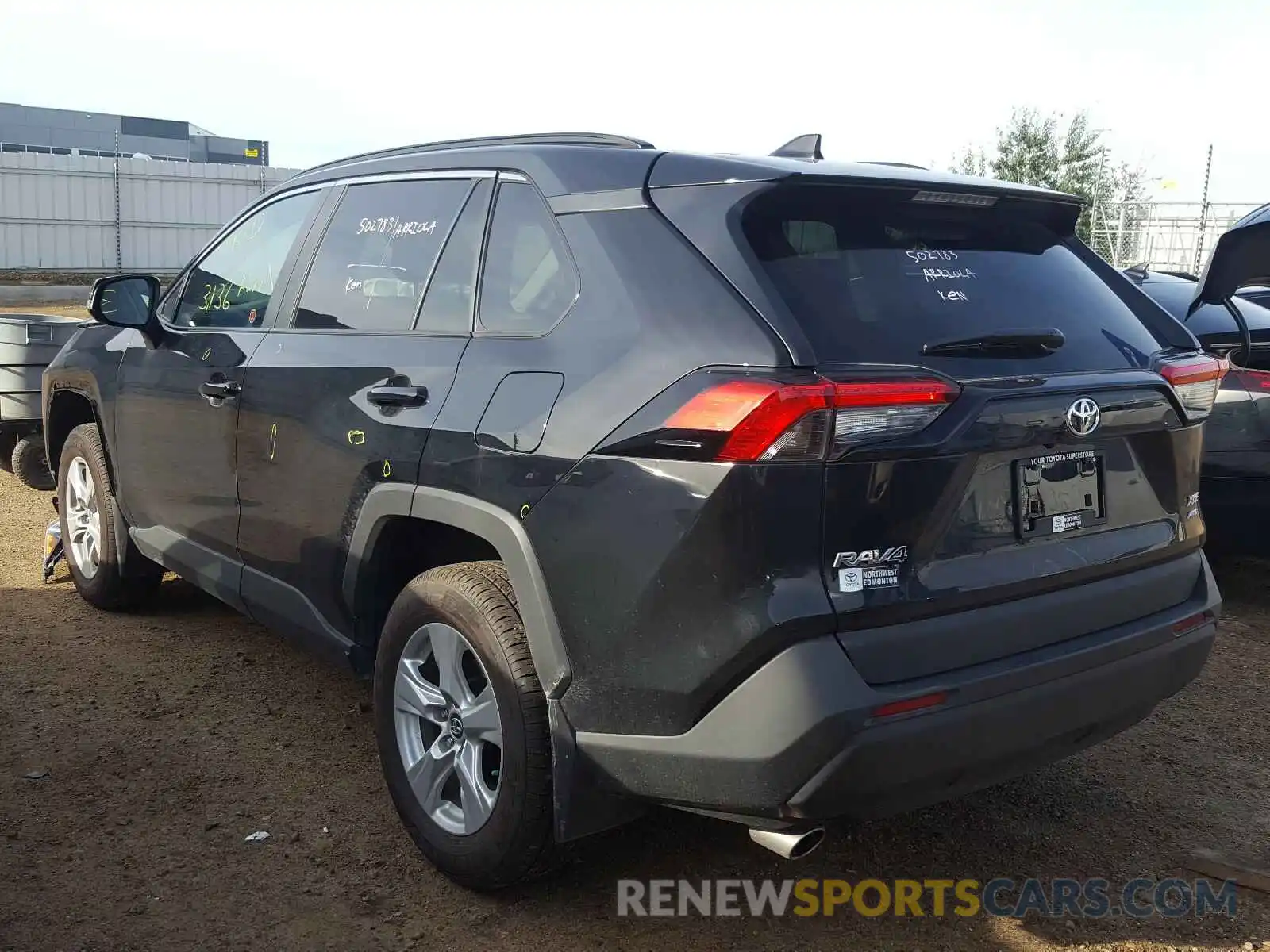 3 Photograph of a damaged car 2T3R1RFVXLW110310 TOYOTA RAV4 2020