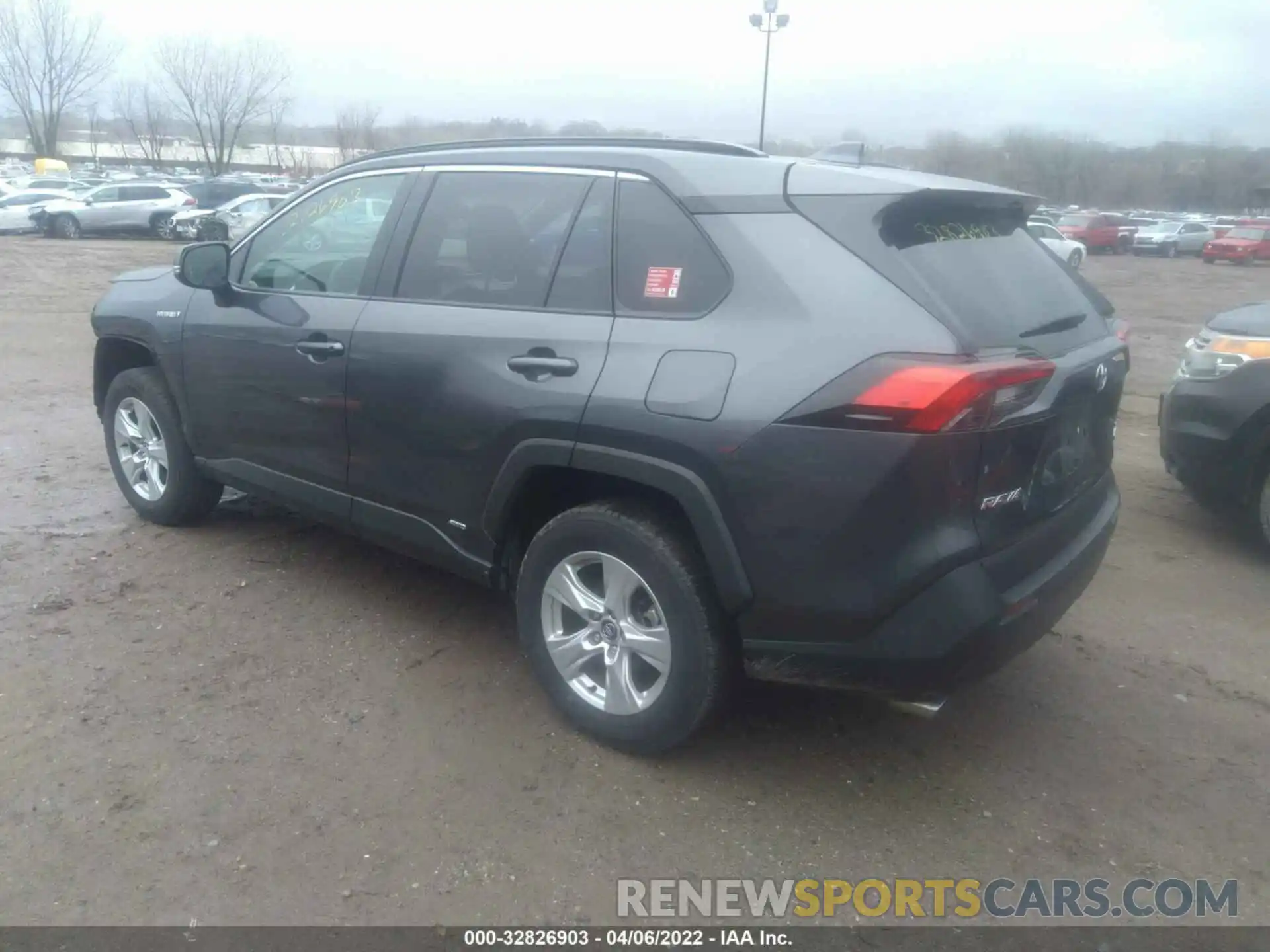 3 Photograph of a damaged car 2T3R6RFV7LW001336 TOYOTA RAV4 2020