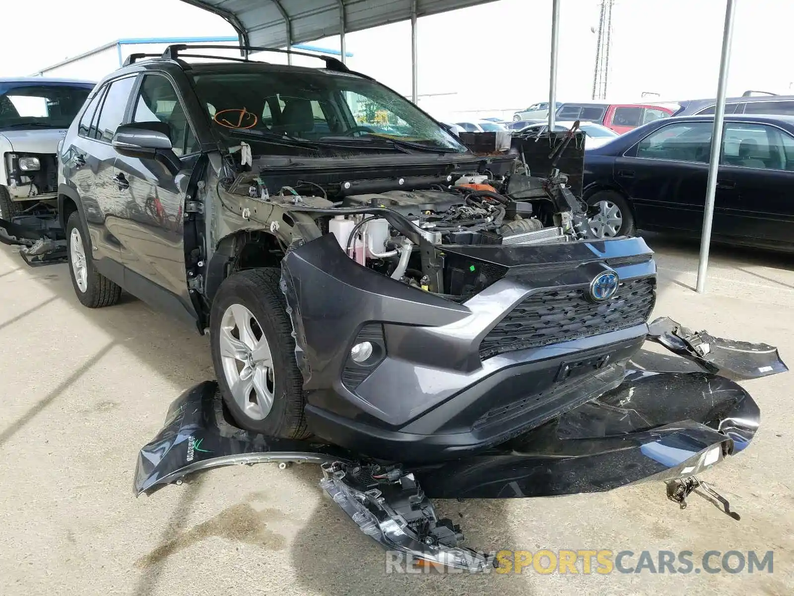 1 Photograph of a damaged car 2T3RWRFV0LW054721 TOYOTA RAV4 2020