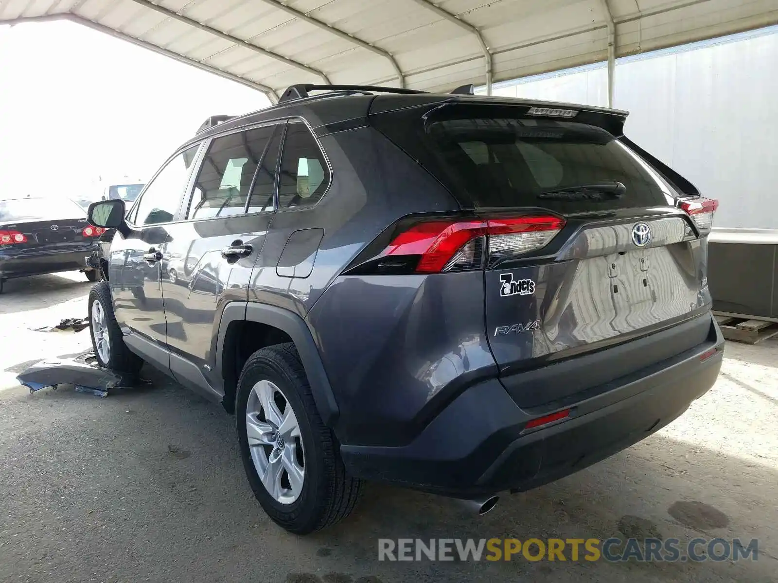 3 Photograph of a damaged car 2T3RWRFV0LW054721 TOYOTA RAV4 2020