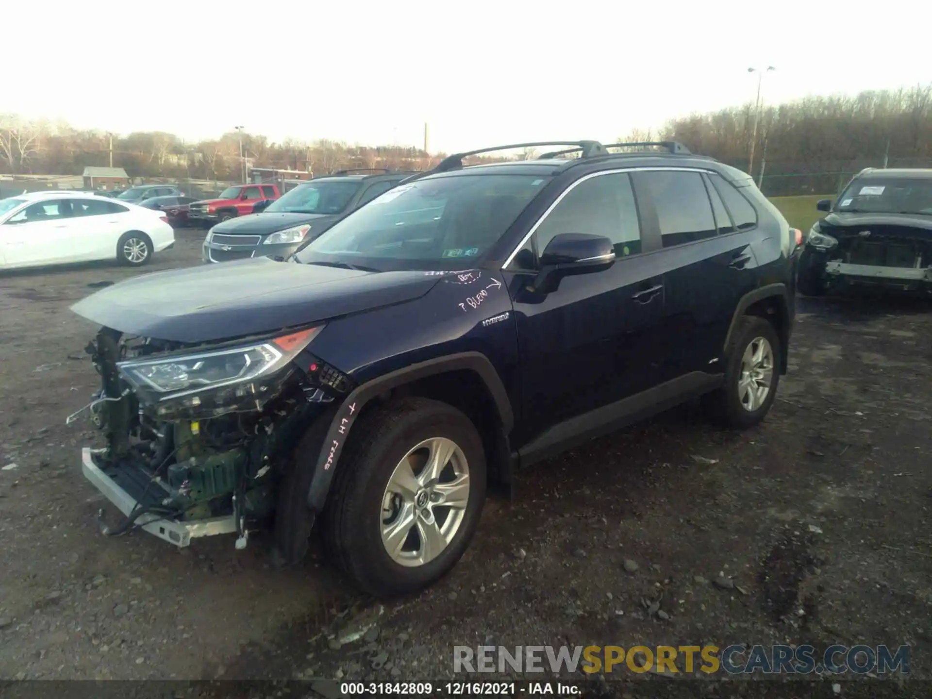 2 Фотография поврежденного автомобиля 2T3RWRFV0LW061961 TOYOTA RAV4 2020