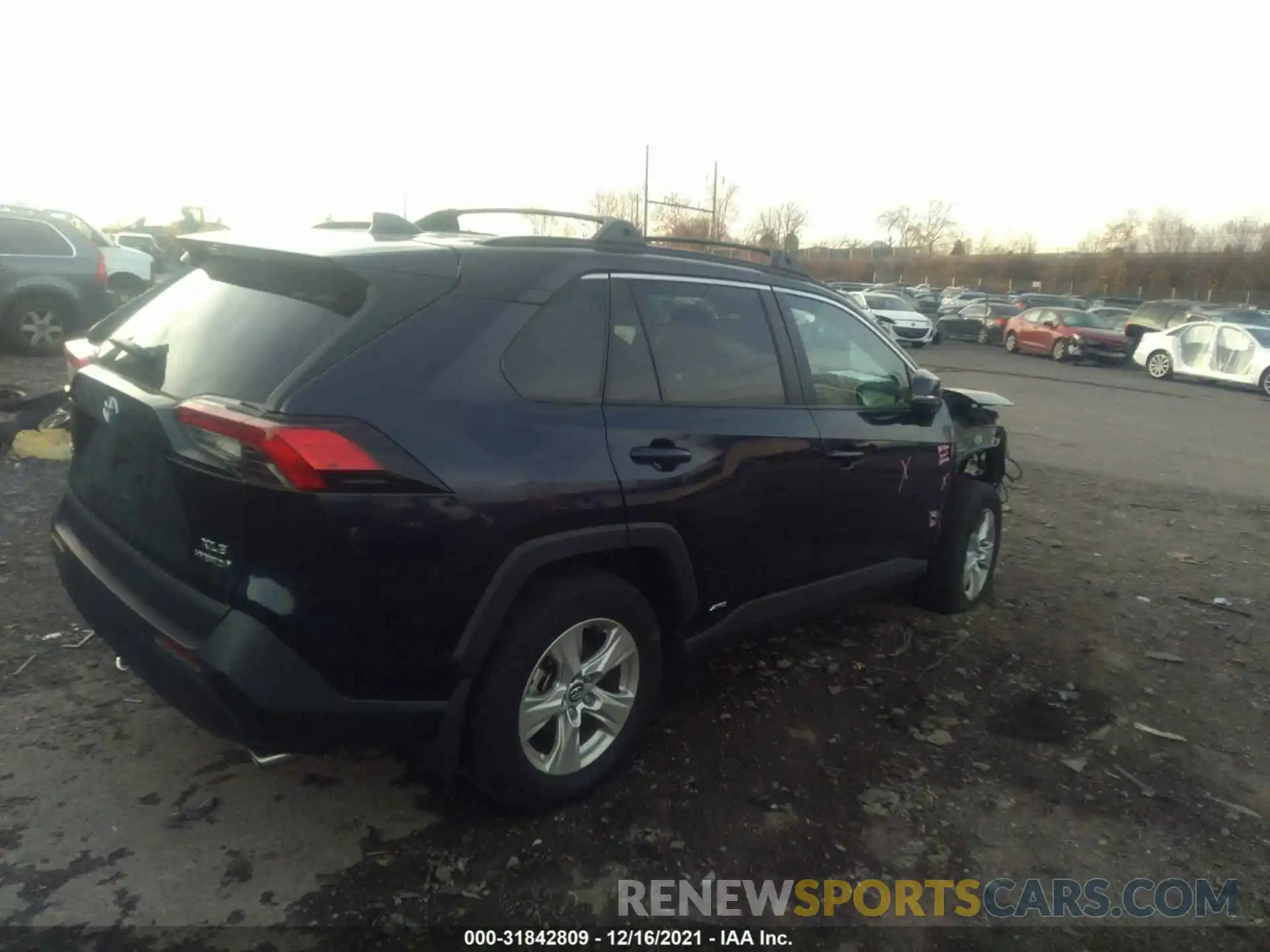 4 Фотография поврежденного автомобиля 2T3RWRFV0LW061961 TOYOTA RAV4 2020