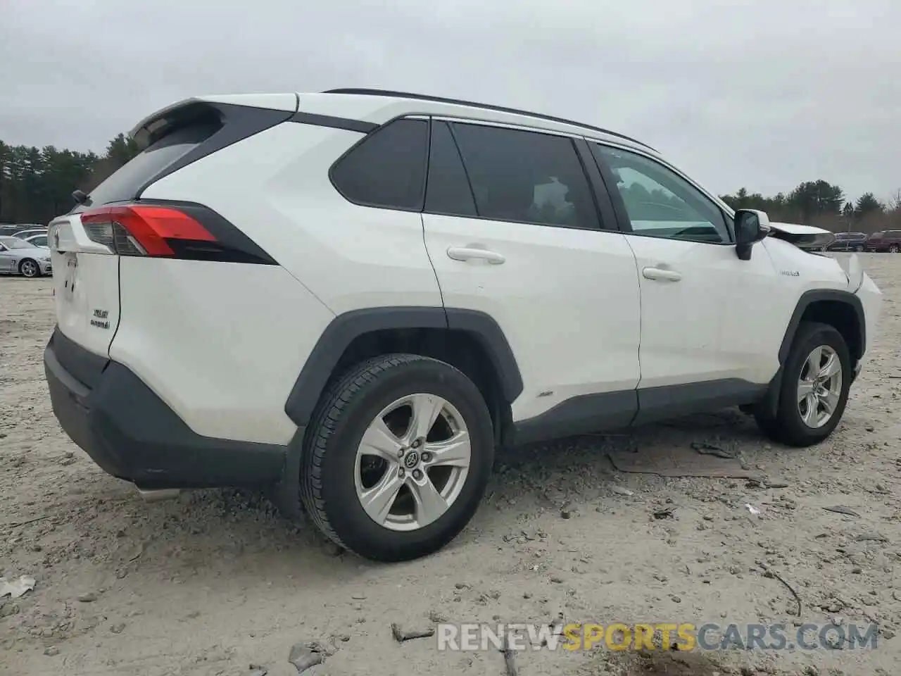 3 Photograph of a damaged car 2T3RWRFV0LW064990 TOYOTA RAV4 2020