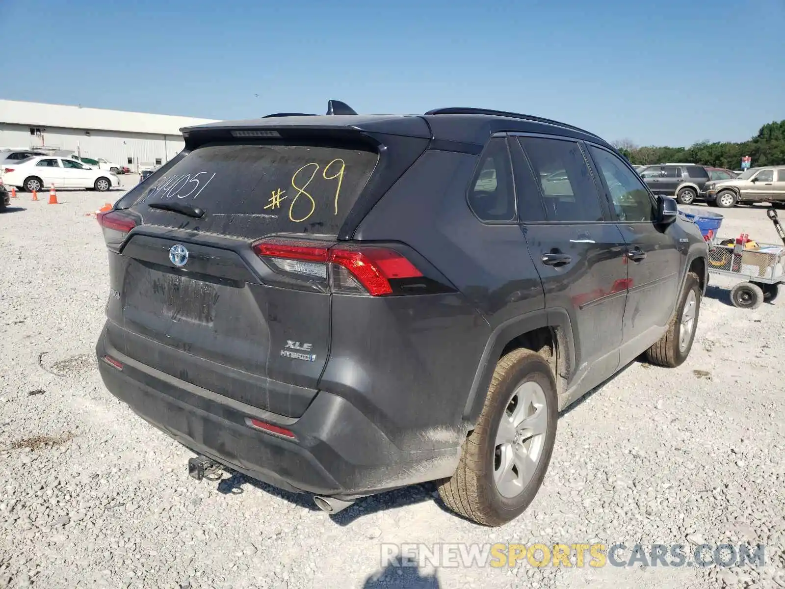 4 Photograph of a damaged car 2T3RWRFV0LW067937 TOYOTA RAV4 2020