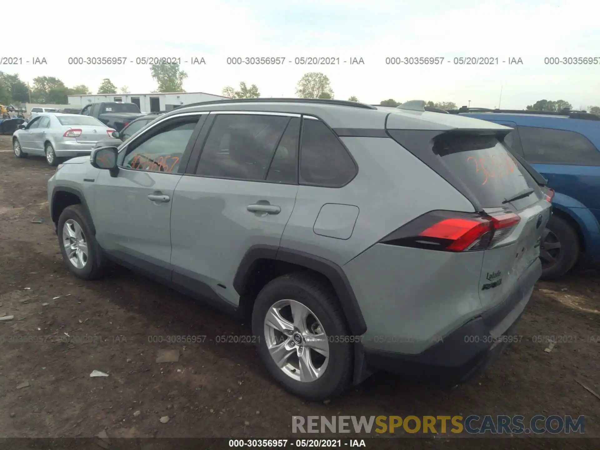 3 Фотография поврежденного автомобиля 2T3RWRFV0LW071860 TOYOTA RAV4 2020