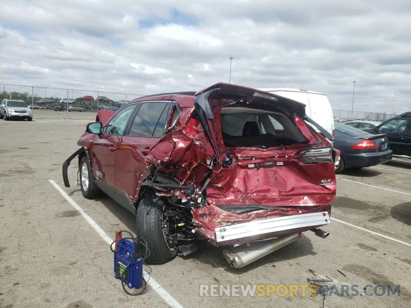 3 Photograph of a damaged car 2T3RWRFV0LW074855 TOYOTA RAV4 2020