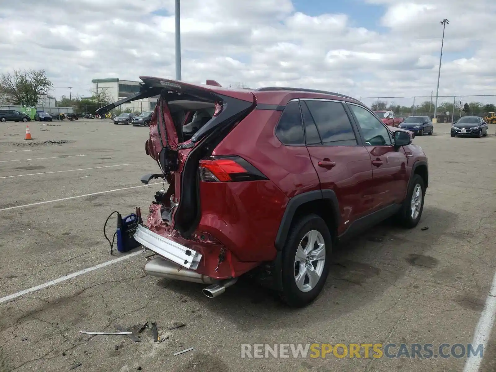 4 Photograph of a damaged car 2T3RWRFV0LW074855 TOYOTA RAV4 2020