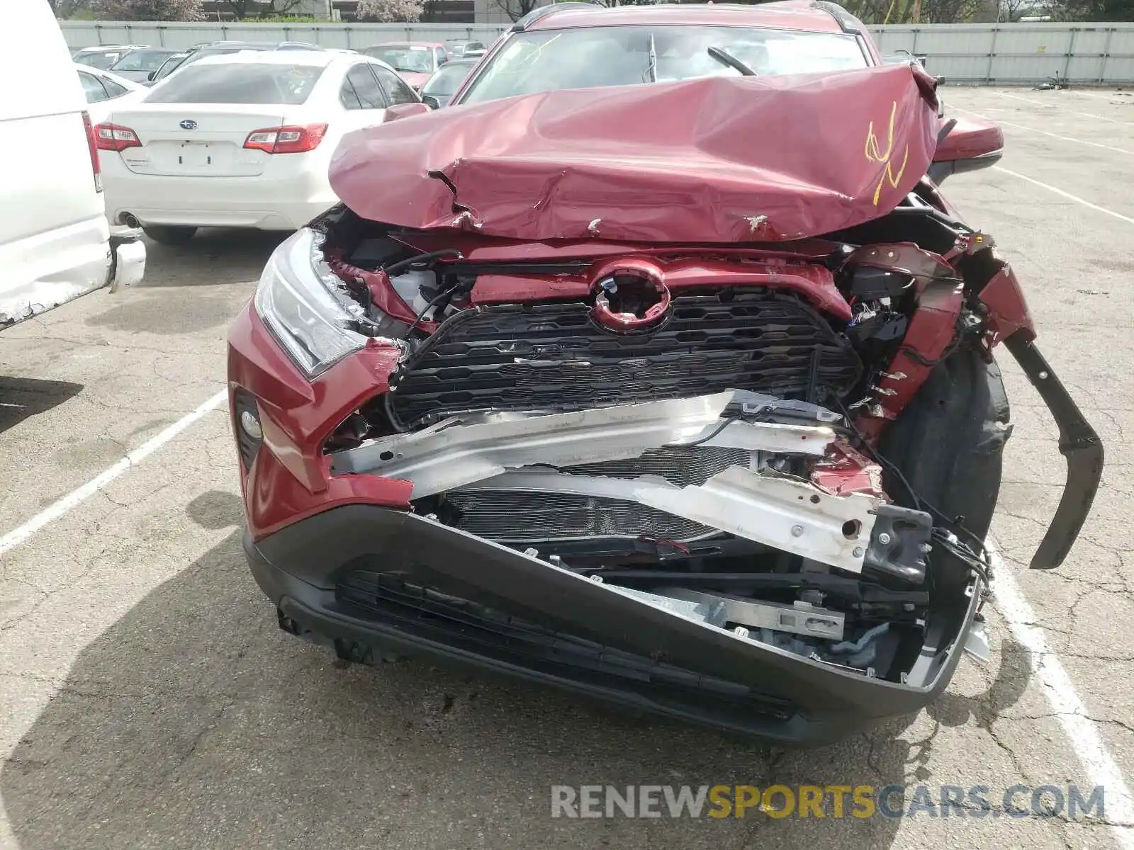 9 Photograph of a damaged car 2T3RWRFV0LW074855 TOYOTA RAV4 2020