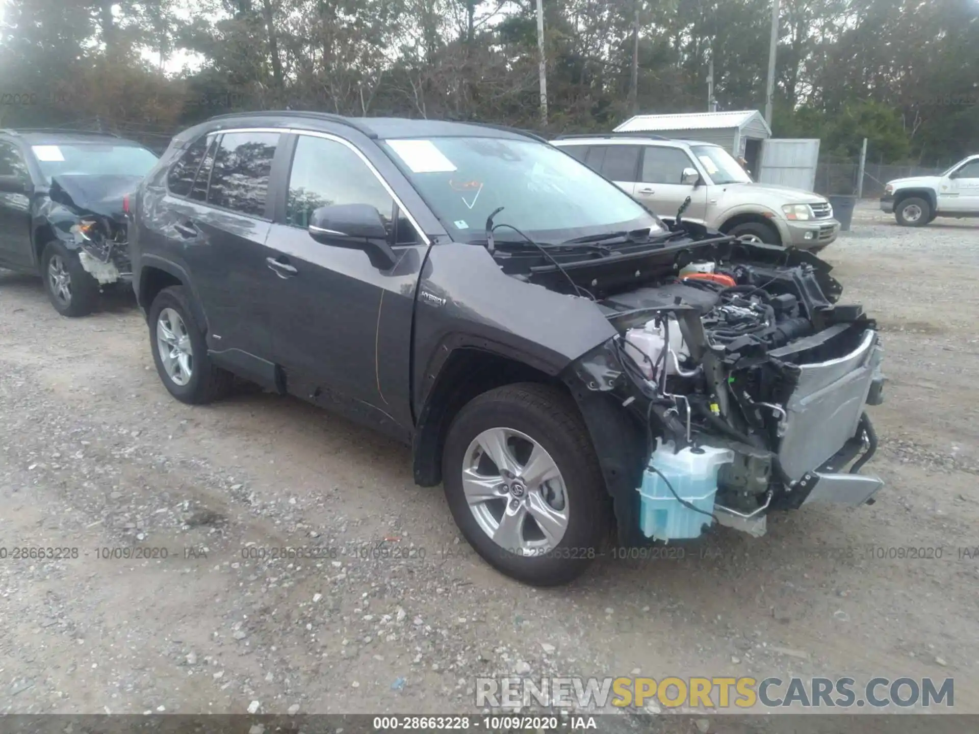 1 Photograph of a damaged car 2T3RWRFV0LW075858 TOYOTA RAV4 2020