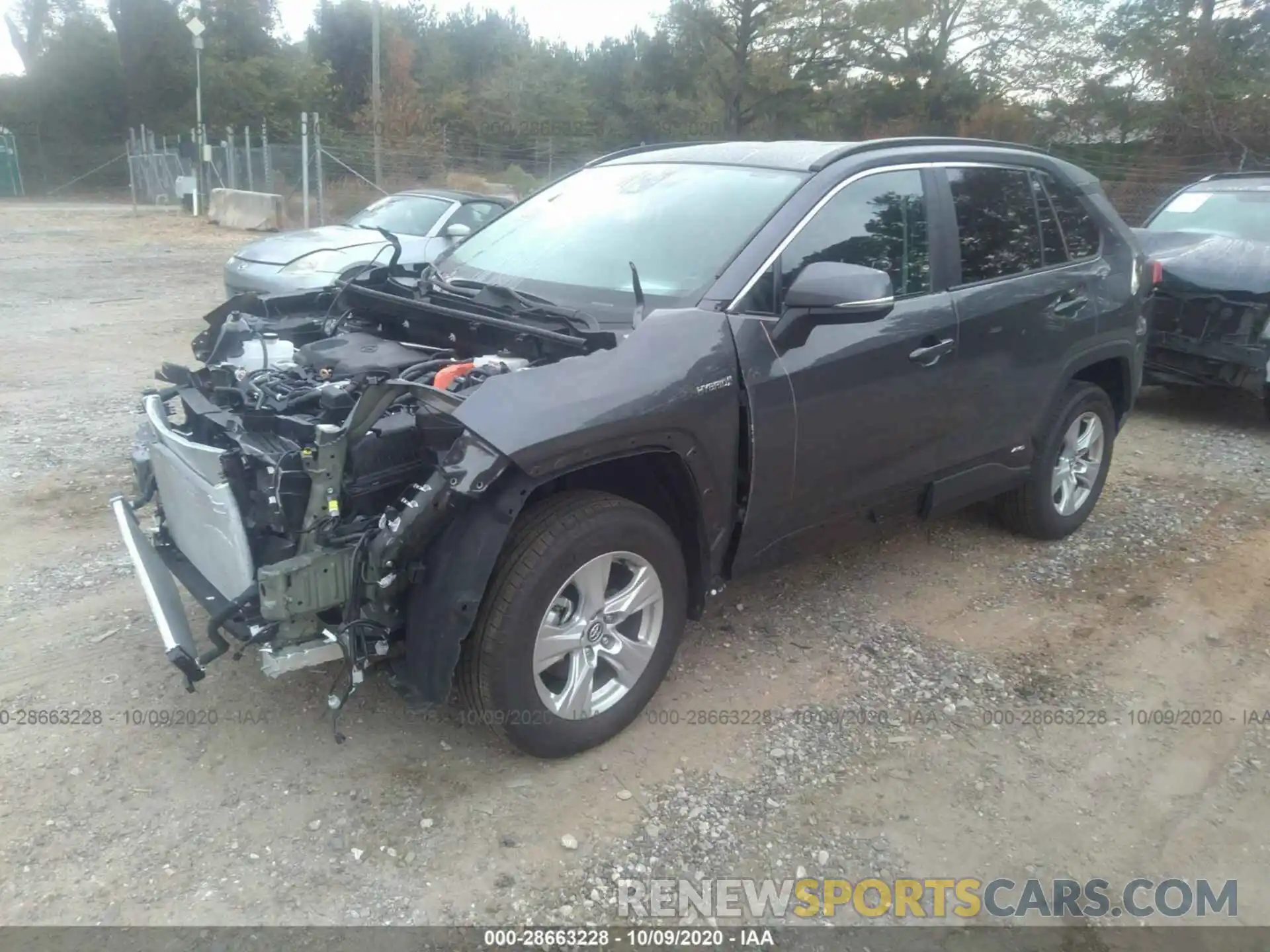 2 Photograph of a damaged car 2T3RWRFV0LW075858 TOYOTA RAV4 2020