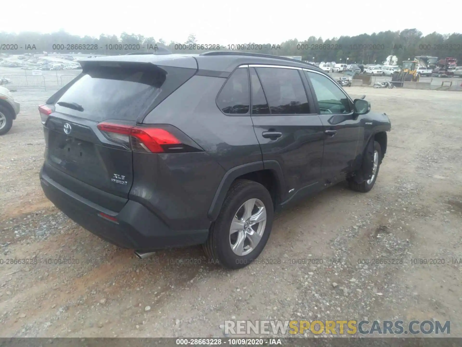 4 Photograph of a damaged car 2T3RWRFV0LW075858 TOYOTA RAV4 2020