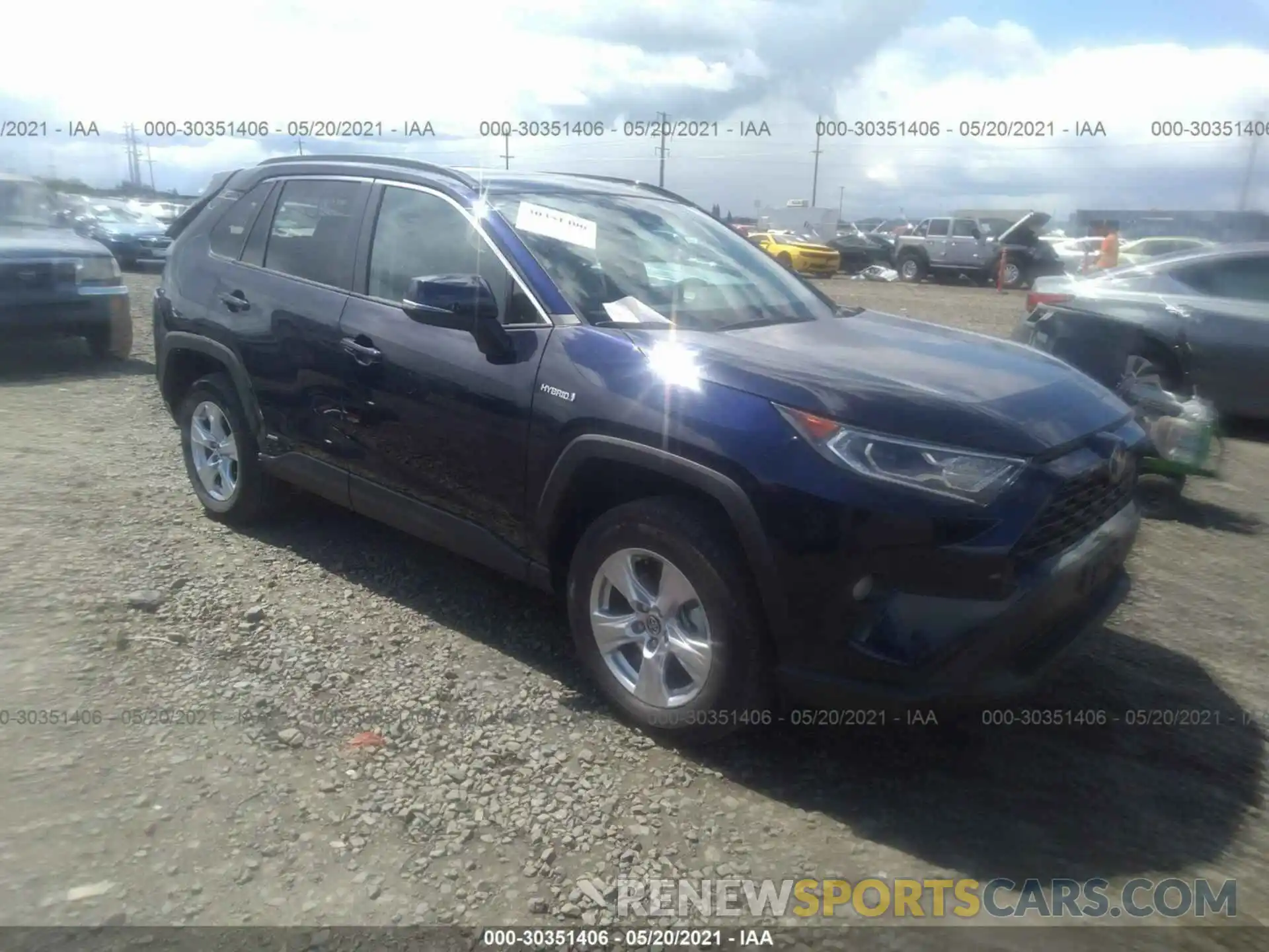 1 Photograph of a damaged car 2T3RWRFV0LW078971 TOYOTA RAV4 2020