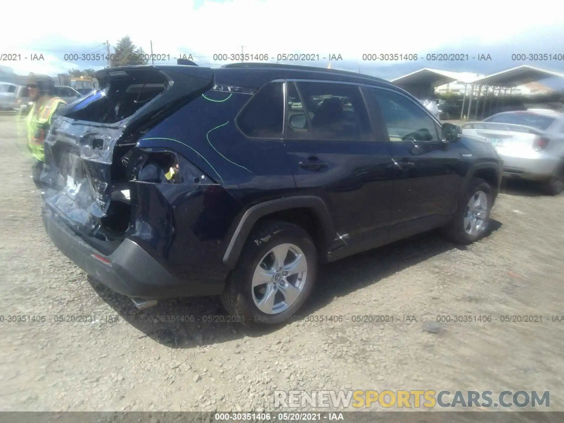 4 Photograph of a damaged car 2T3RWRFV0LW078971 TOYOTA RAV4 2020