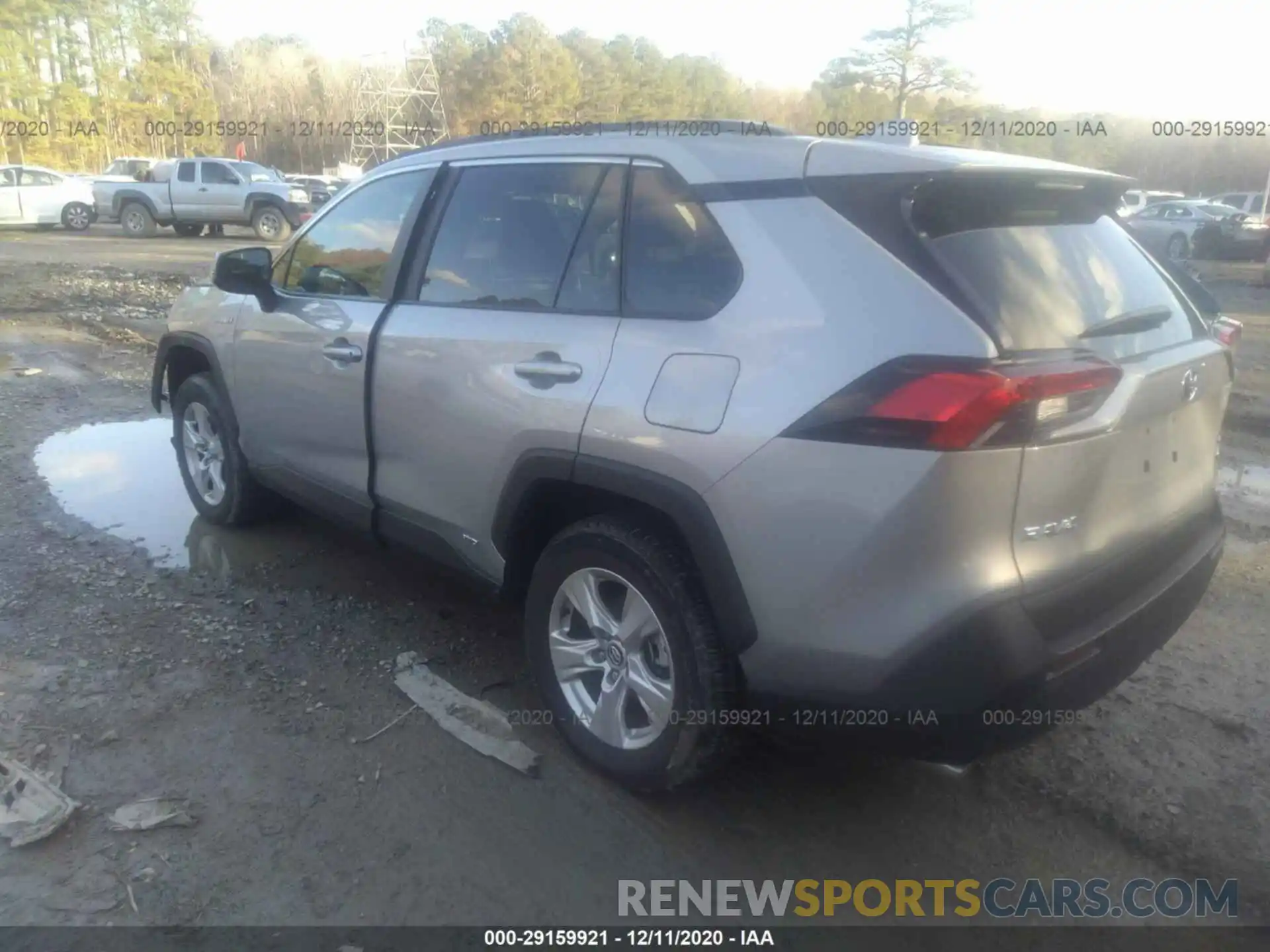 3 Photograph of a damaged car 2T3RWRFV0LW079814 TOYOTA RAV4 2020