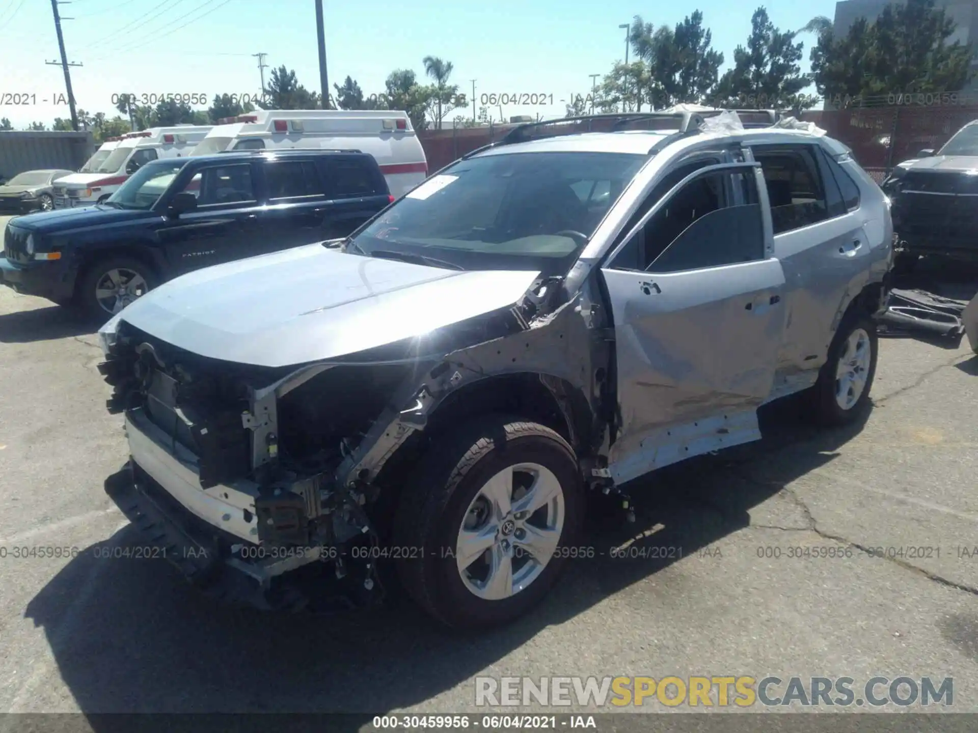 2 Photograph of a damaged car 2T3RWRFV0LW085208 TOYOTA RAV4 2020