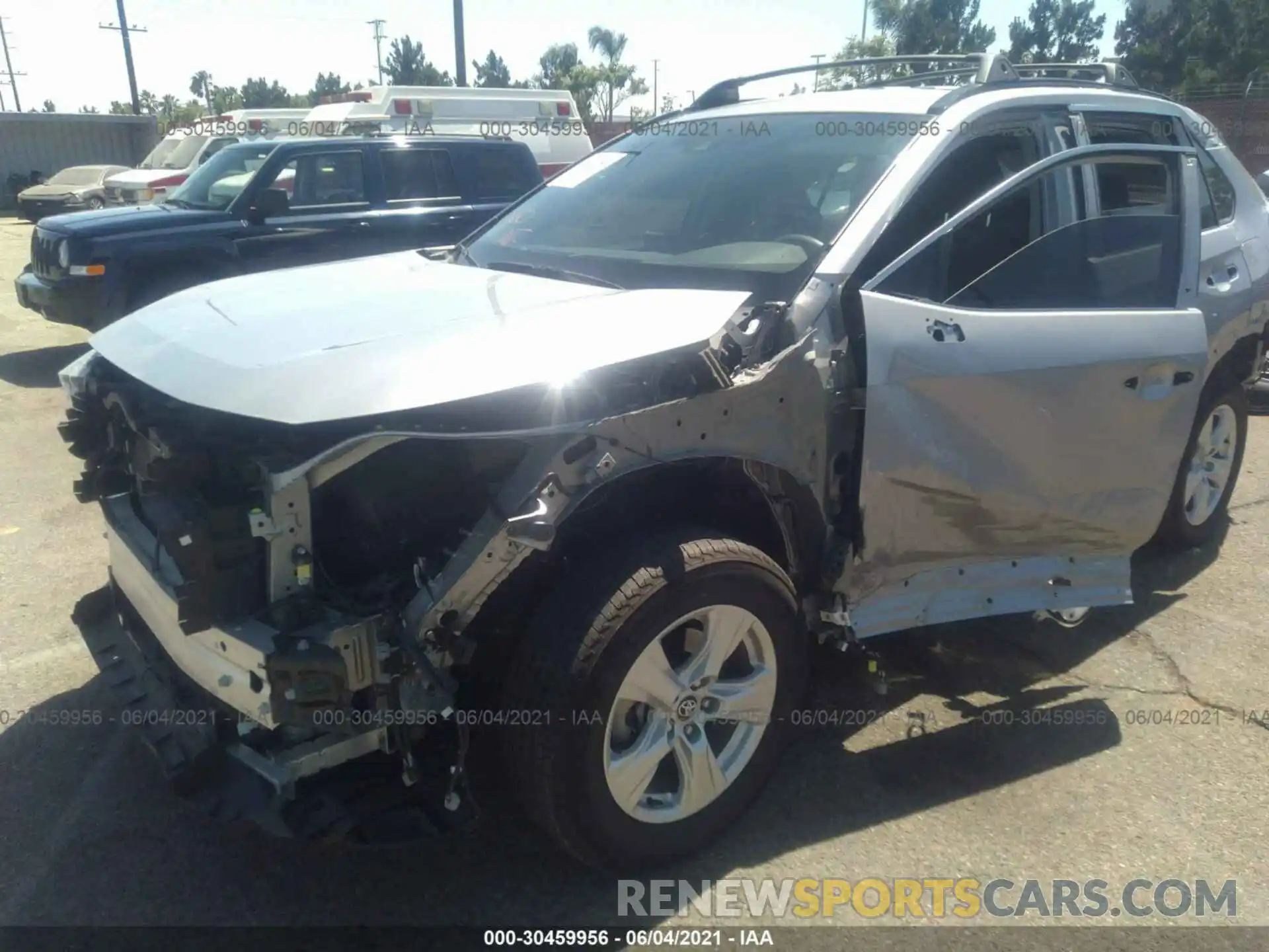 6 Photograph of a damaged car 2T3RWRFV0LW085208 TOYOTA RAV4 2020