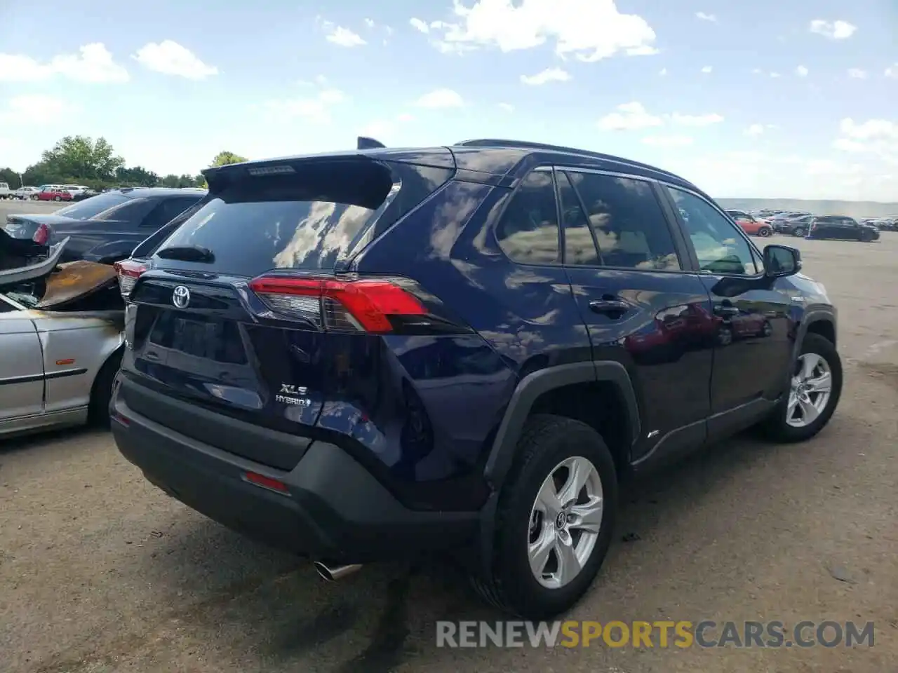 4 Photograph of a damaged car 2T3RWRFV0LW085497 TOYOTA RAV4 2020