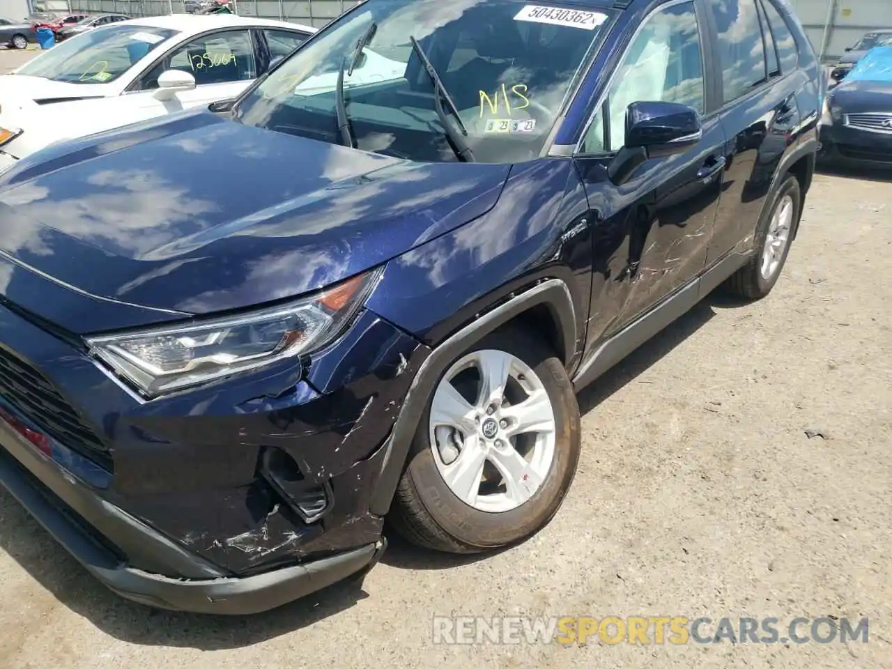 9 Photograph of a damaged car 2T3RWRFV0LW085497 TOYOTA RAV4 2020