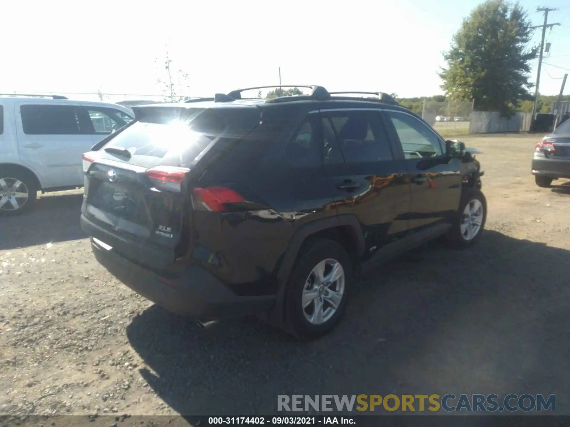 4 Photograph of a damaged car 2T3RWRFV0LW088125 TOYOTA RAV4 2020