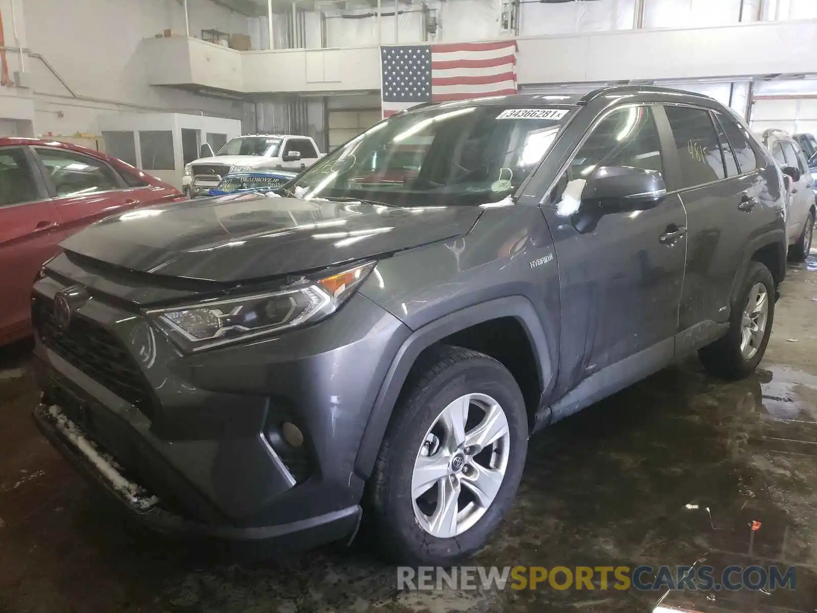 2 Photograph of a damaged car 2T3RWRFV0LW091350 TOYOTA RAV4 2020