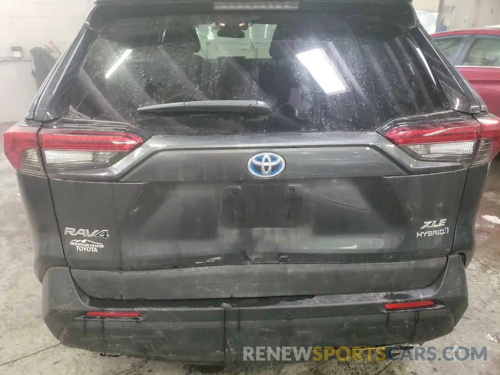 9 Photograph of a damaged car 2T3RWRFV0LW091350 TOYOTA RAV4 2020