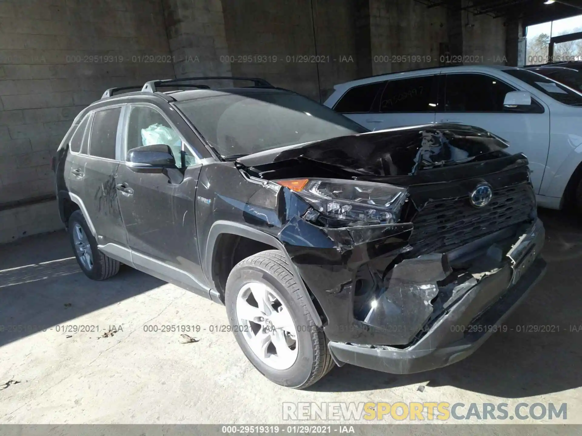 1 Фотография поврежденного автомобиля 2T3RWRFV0LW091624 TOYOTA RAV4 2020