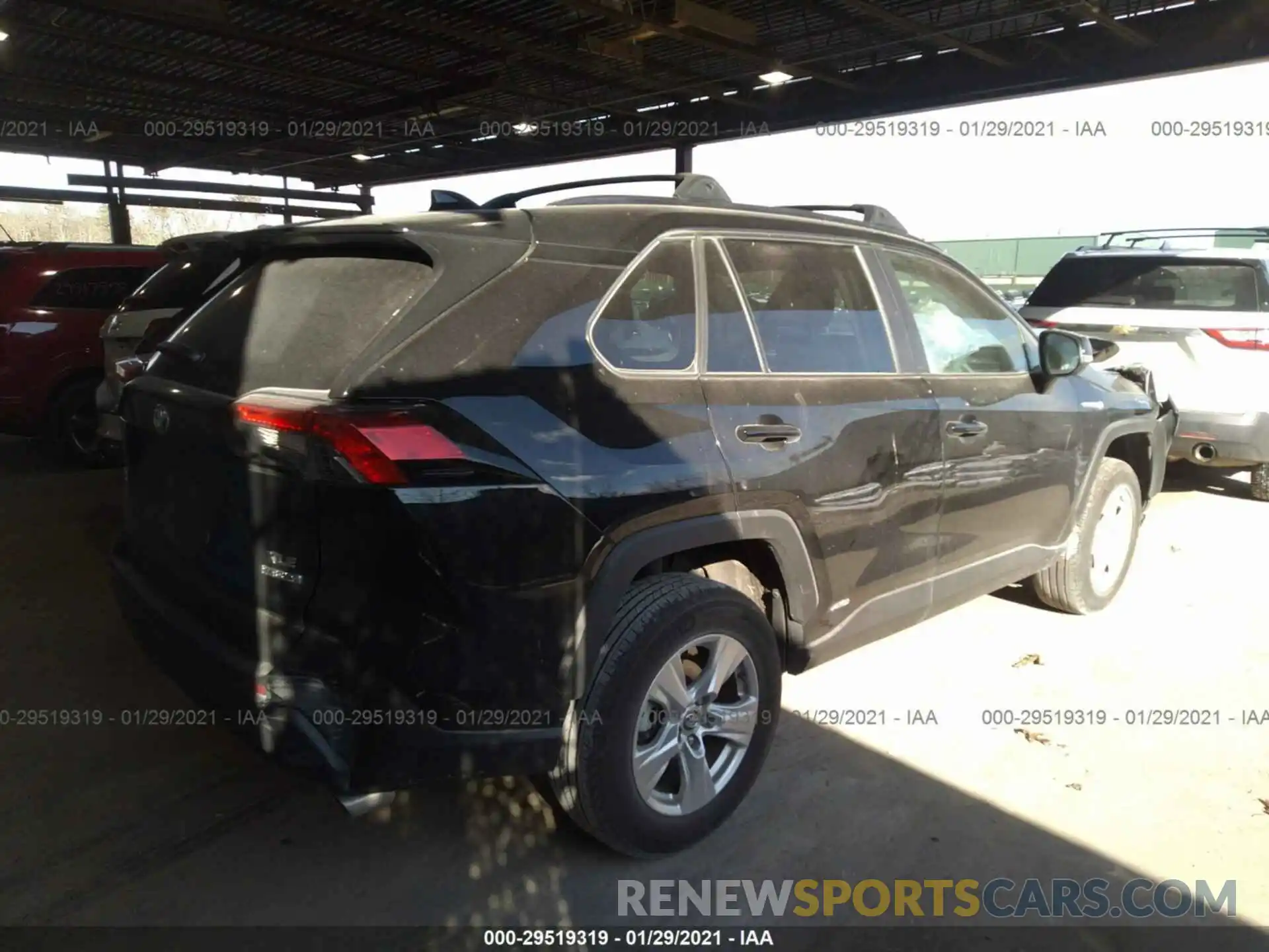 4 Photograph of a damaged car 2T3RWRFV0LW091624 TOYOTA RAV4 2020