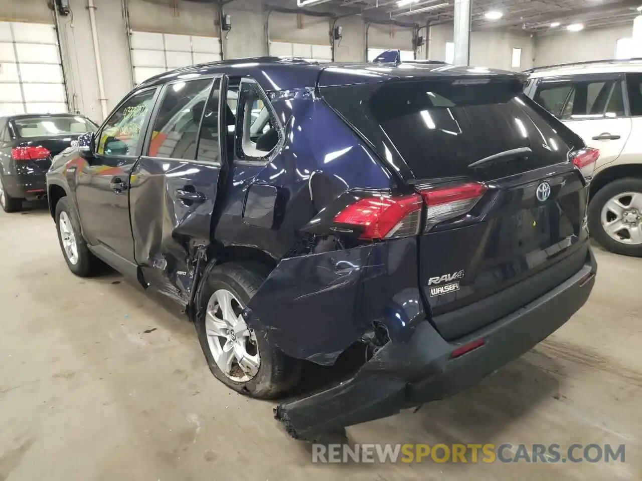 3 Photograph of a damaged car 2T3RWRFV0LW093437 TOYOTA RAV4 2020