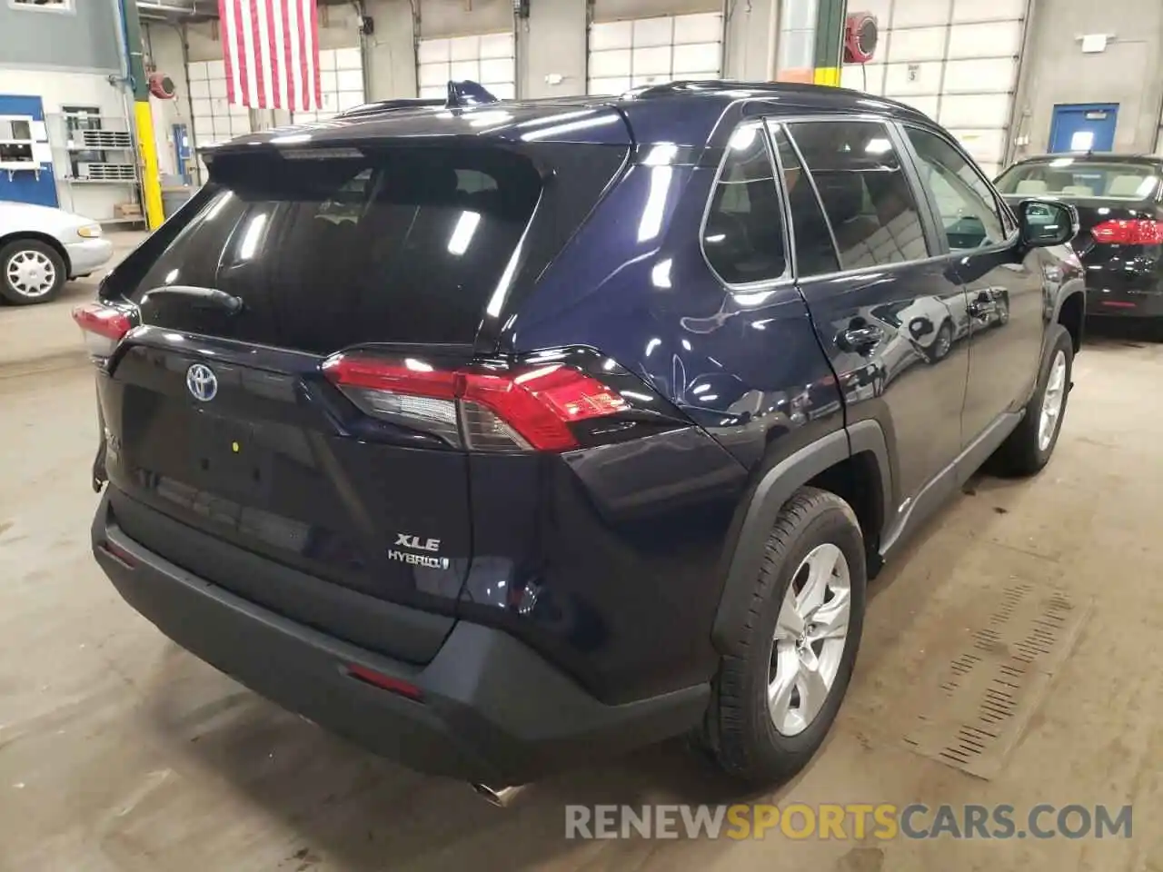 4 Photograph of a damaged car 2T3RWRFV0LW093437 TOYOTA RAV4 2020