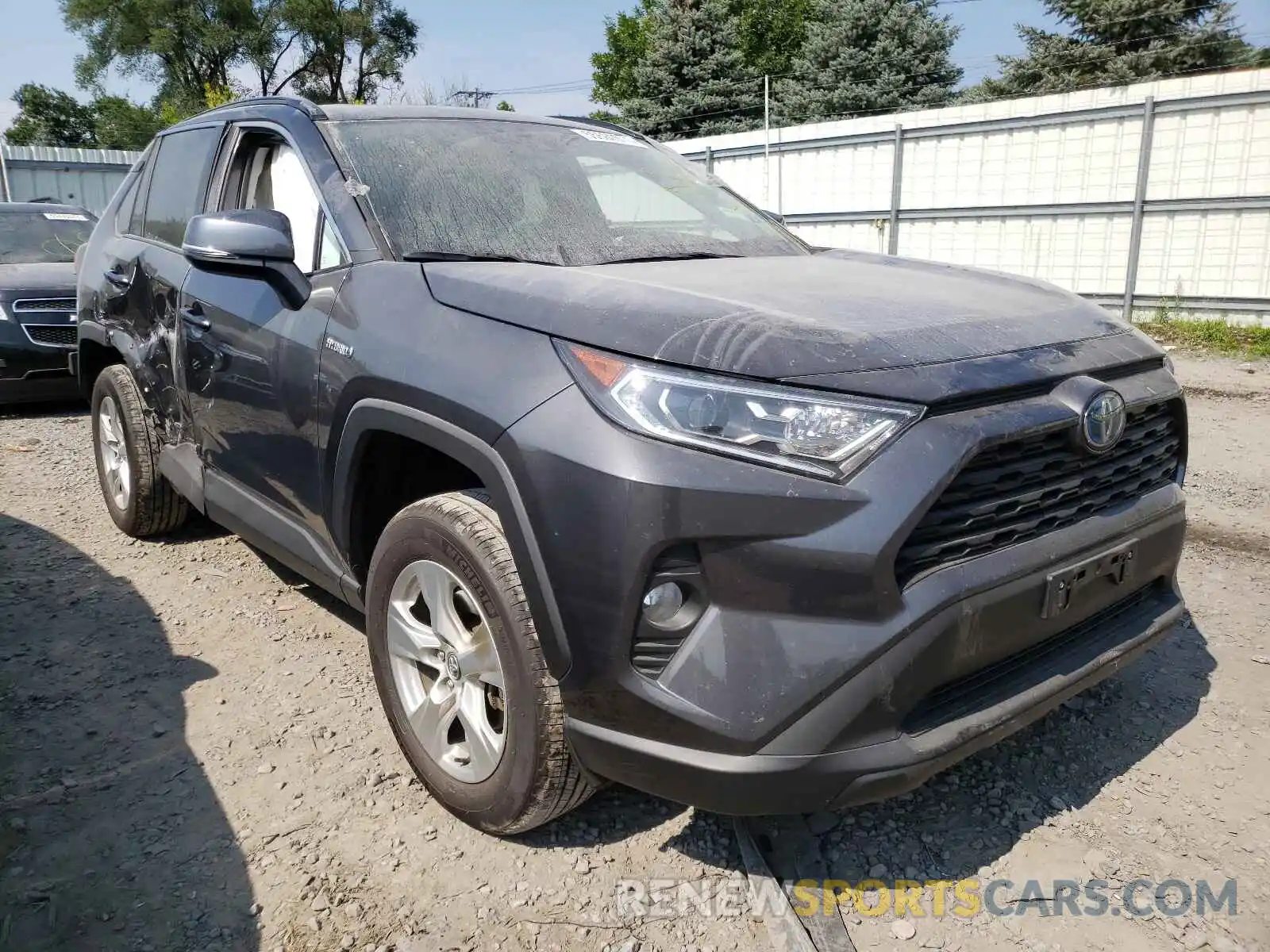 1 Photograph of a damaged car 2T3RWRFV0LW094023 TOYOTA RAV4 2020