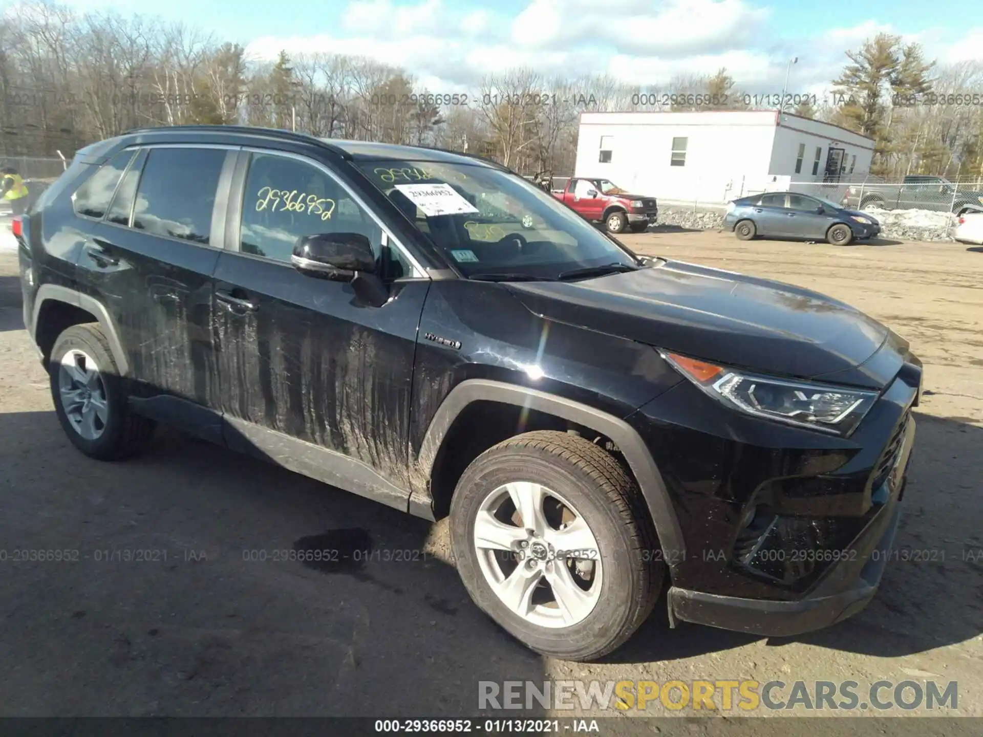 1 Photograph of a damaged car 2T3RWRFV1LW046904 TOYOTA RAV4 2020