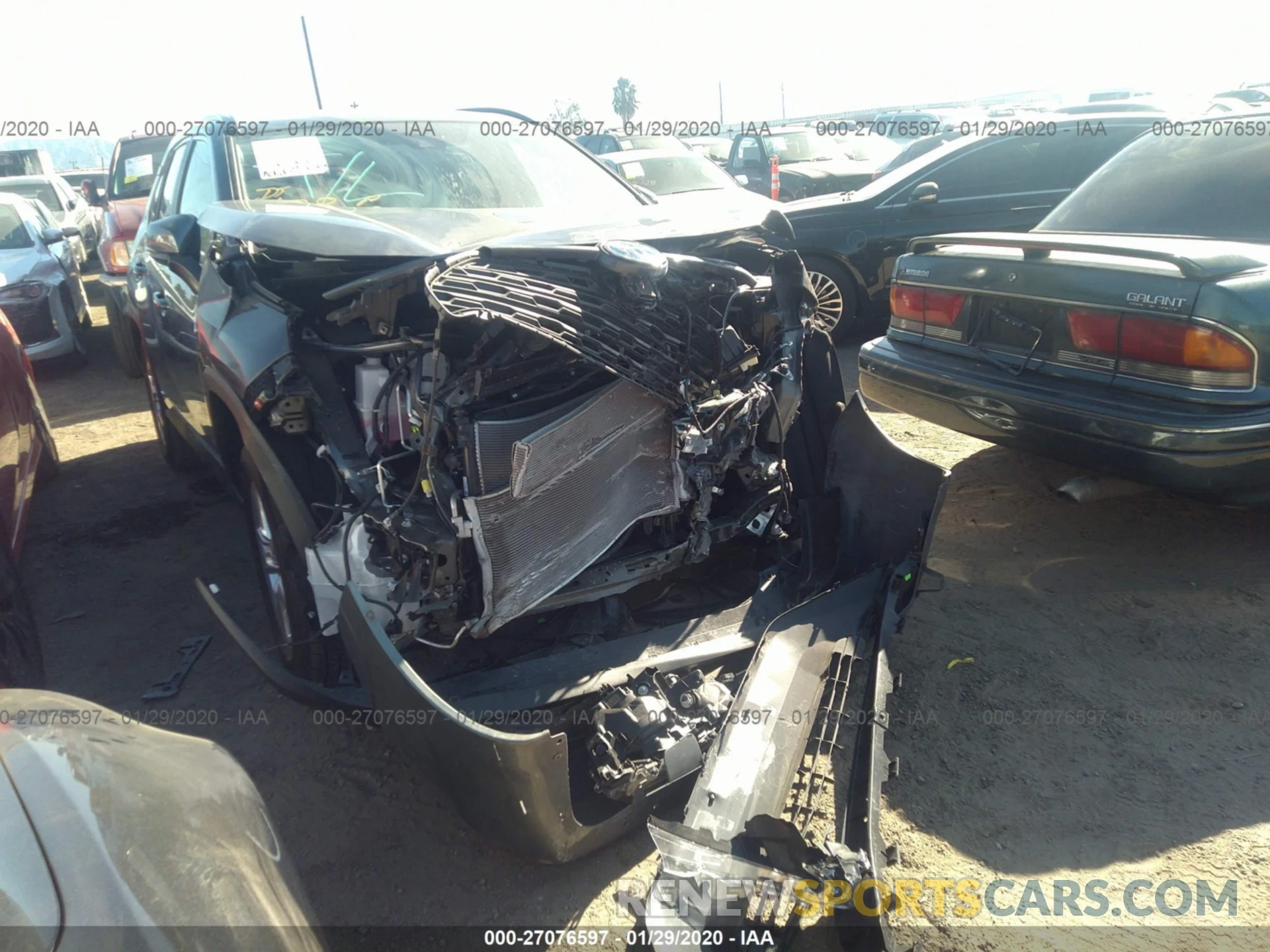 1 Photograph of a damaged car 2T3RWRFV1LW049334 TOYOTA RAV4 2020