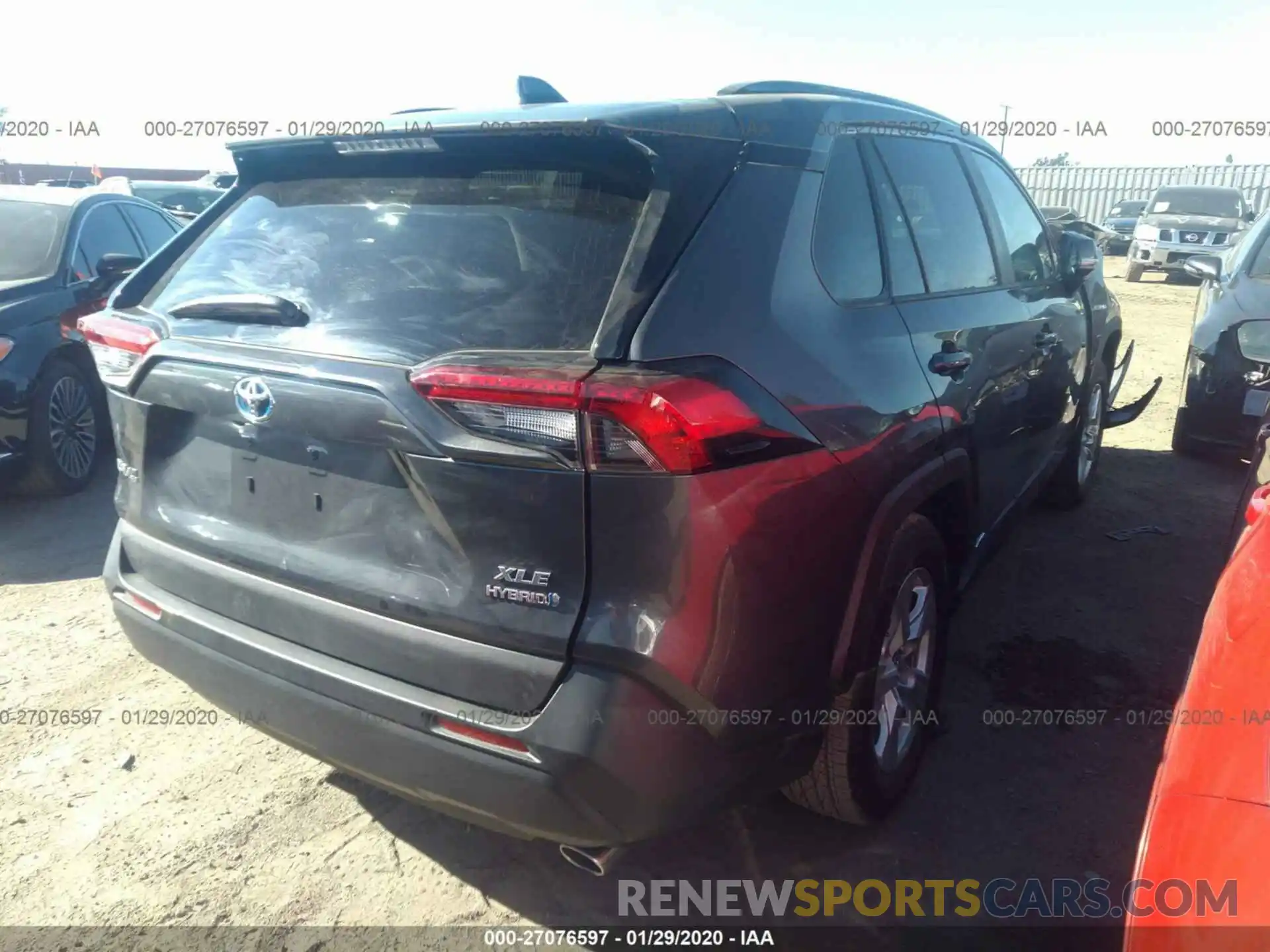 4 Photograph of a damaged car 2T3RWRFV1LW049334 TOYOTA RAV4 2020