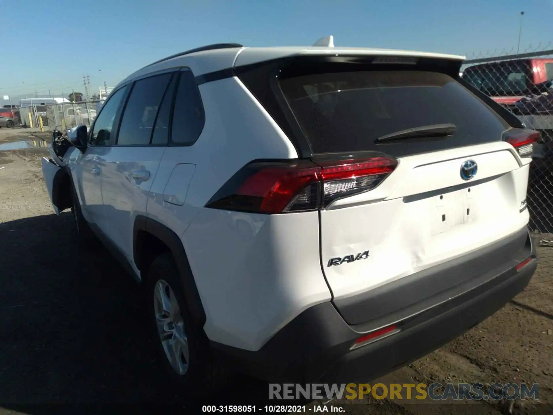 3 Photograph of a damaged car 2T3RWRFV1LW055604 TOYOTA RAV4 2020