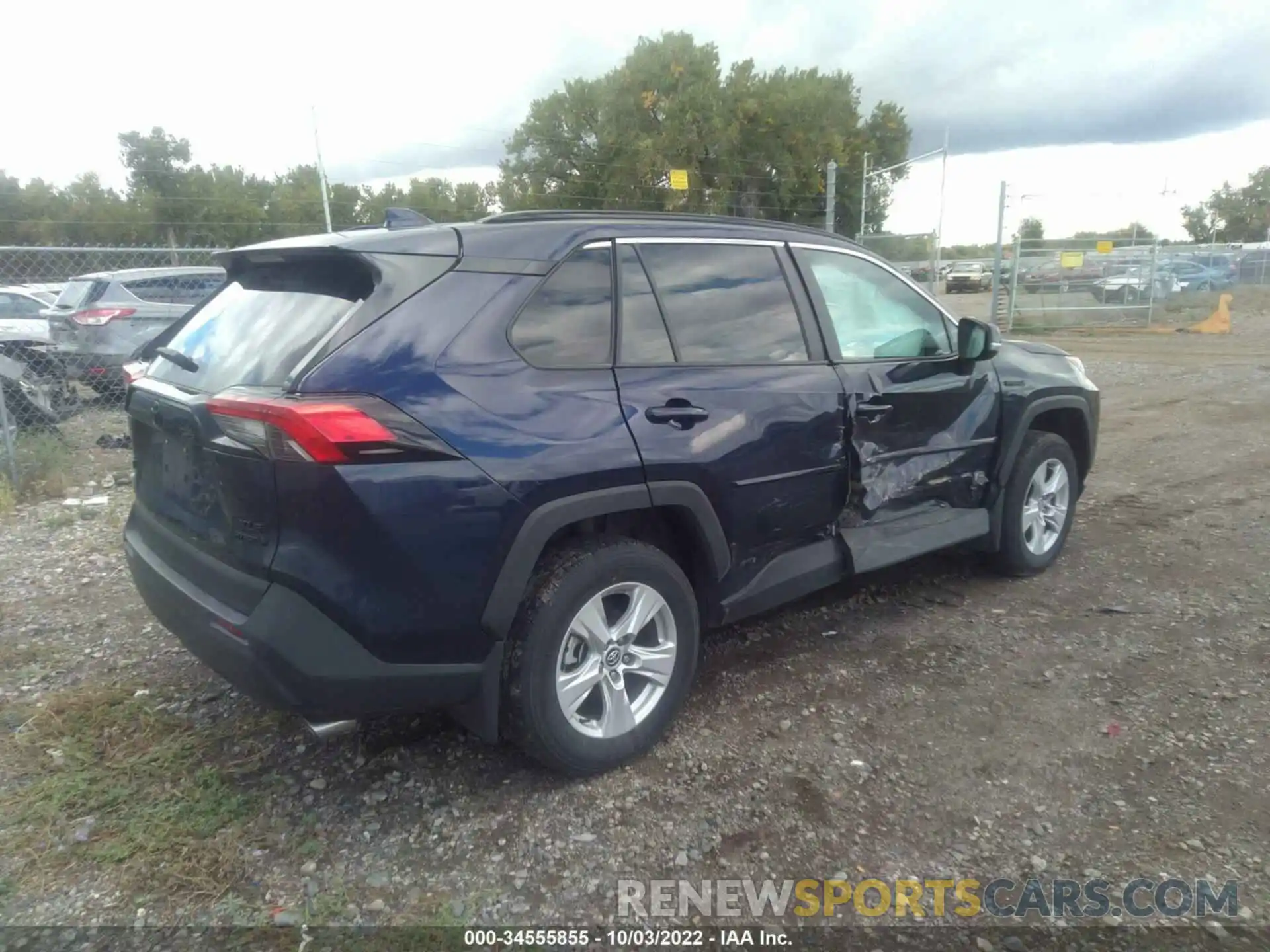 4 Photograph of a damaged car 2T3RWRFV1LW055716 TOYOTA RAV4 2020