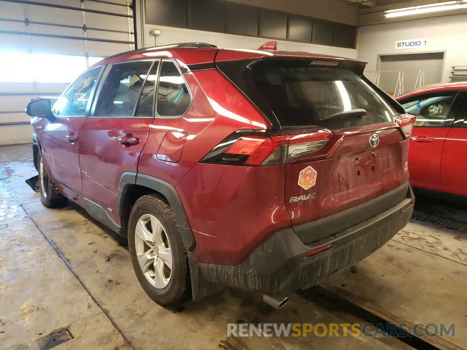 3 Photograph of a damaged car 2T3RWRFV1LW057045 TOYOTA RAV4 2020