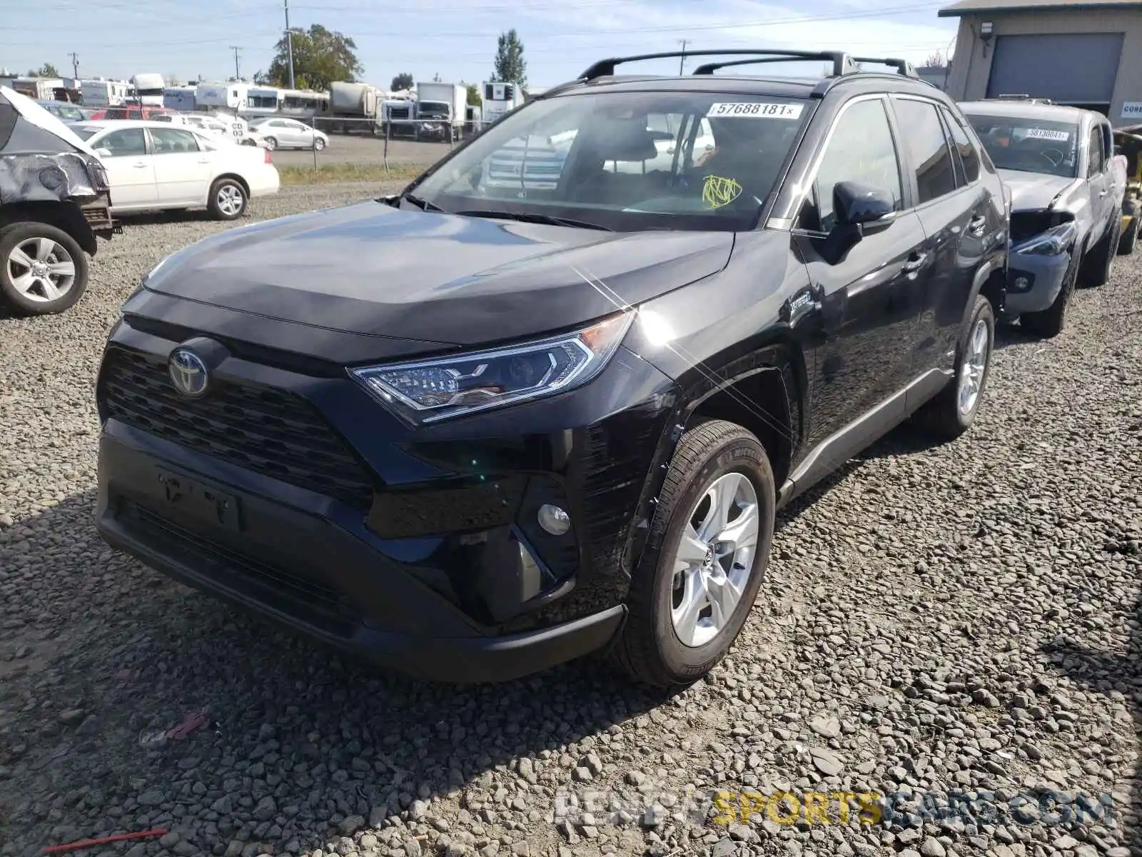 2 Photograph of a damaged car 2T3RWRFV1LW063038 TOYOTA RAV4 2020