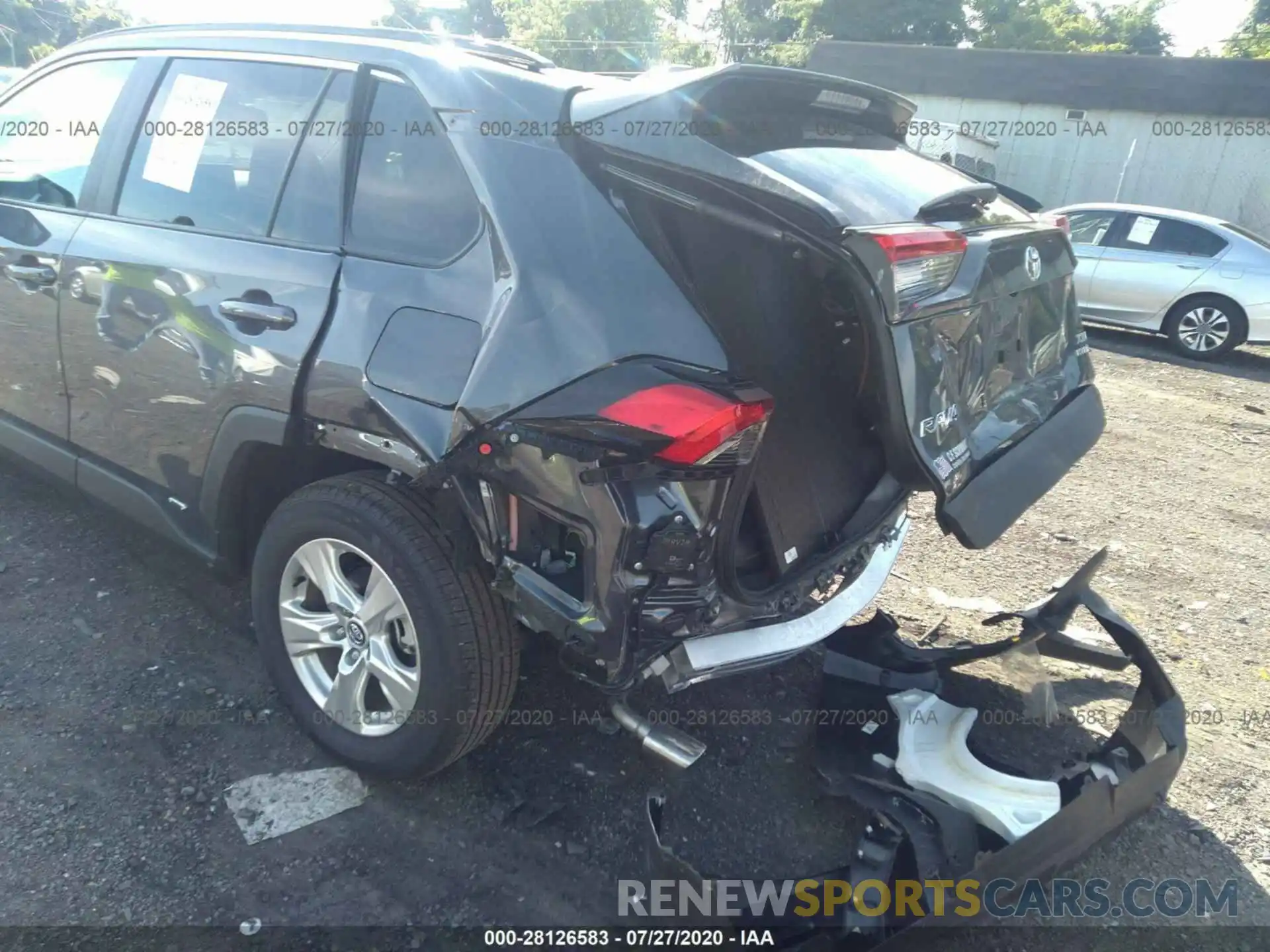 6 Photograph of a damaged car 2T3RWRFV1LW070779 TOYOTA RAV4 2020