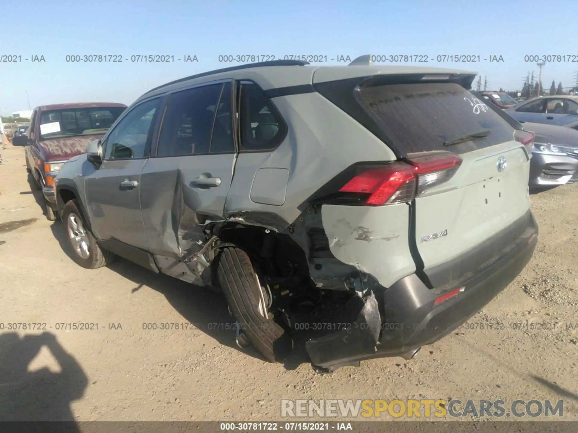 3 Photograph of a damaged car 2T3RWRFV1LW074718 TOYOTA RAV4 2020