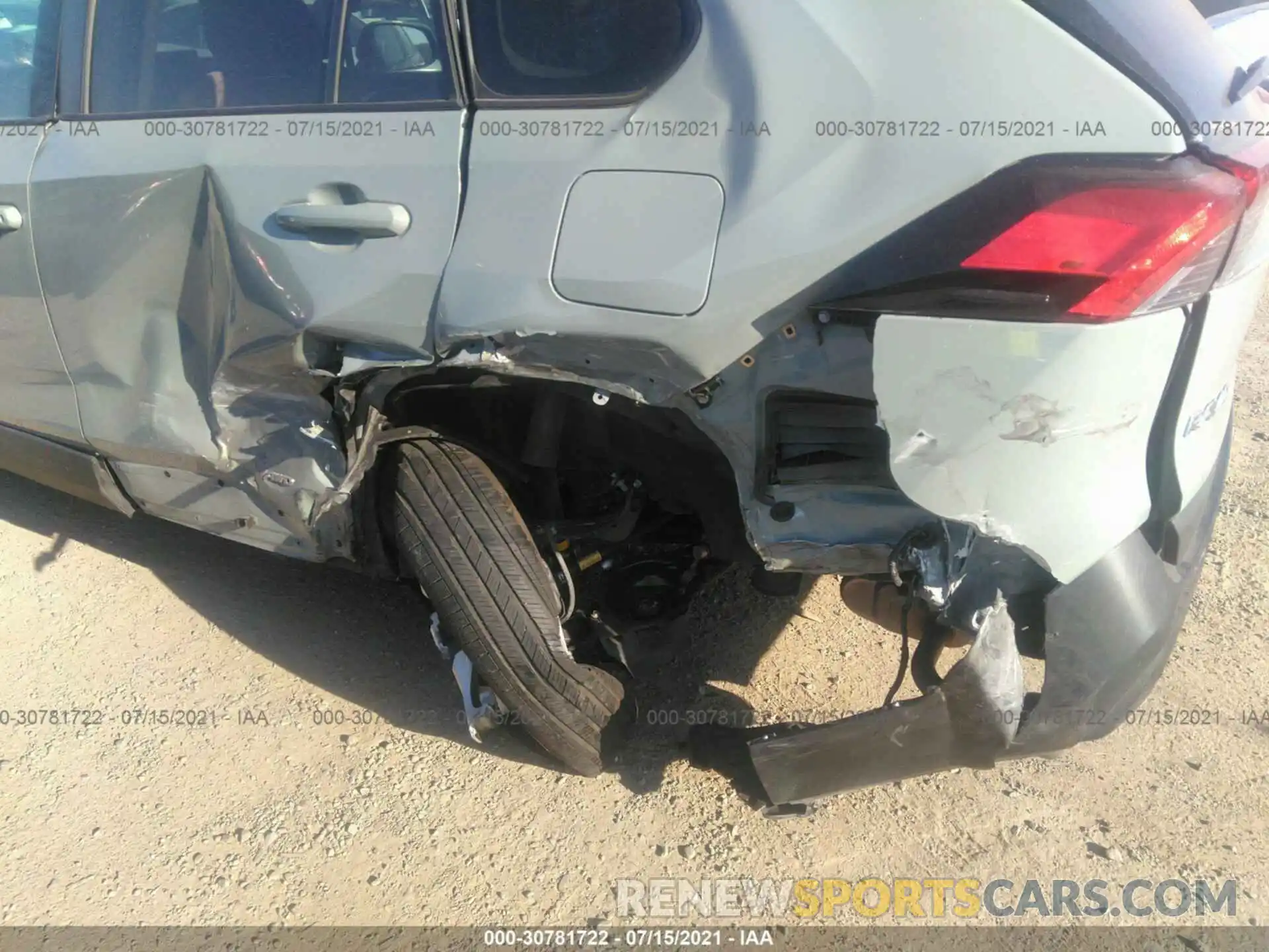 6 Photograph of a damaged car 2T3RWRFV1LW074718 TOYOTA RAV4 2020