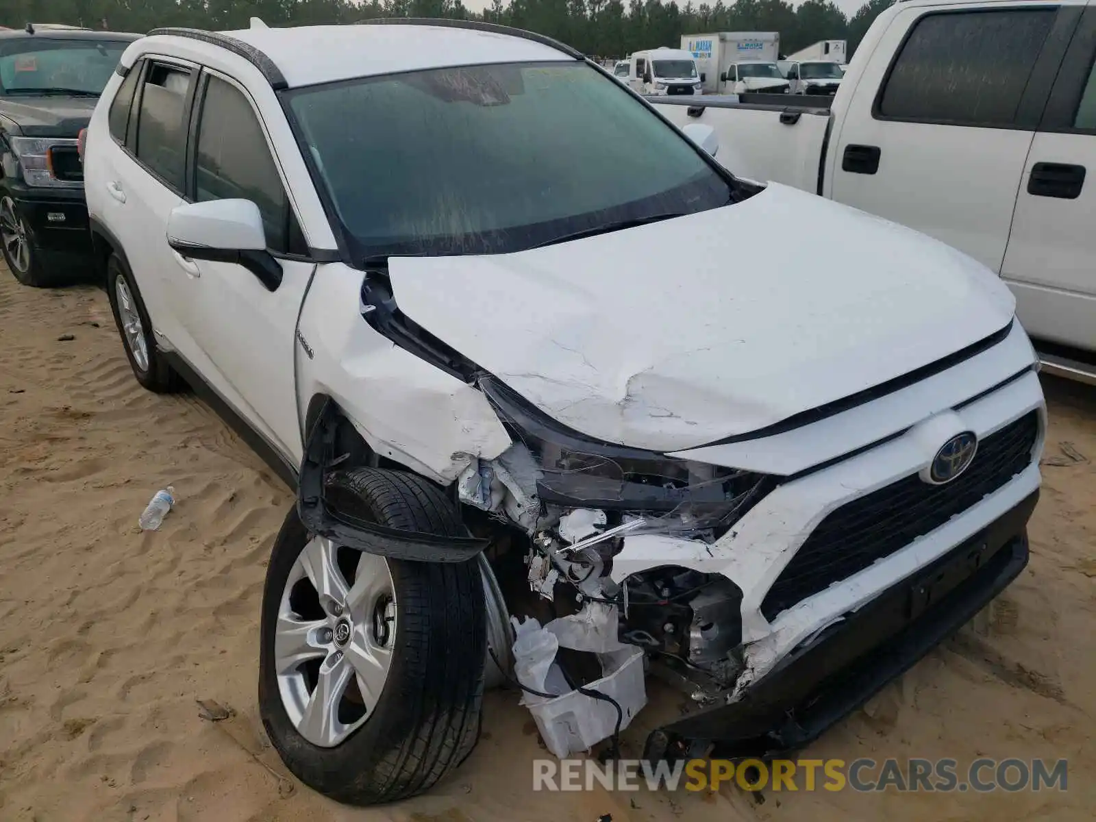 9 Photograph of a damaged car 2T3RWRFV1LW079112 TOYOTA RAV4 2020