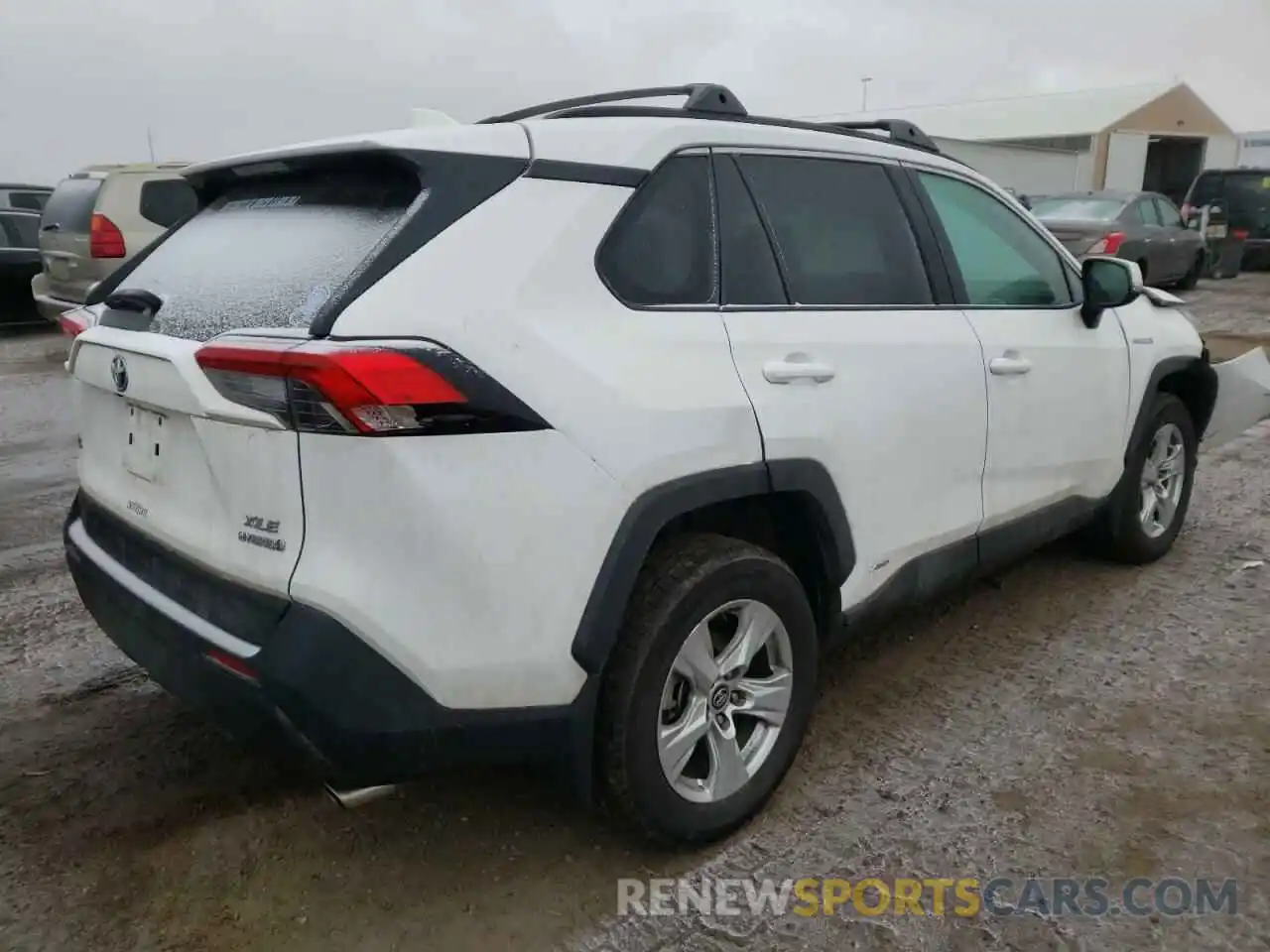 4 Photograph of a damaged car 2T3RWRFV1LW081412 TOYOTA RAV4 2020