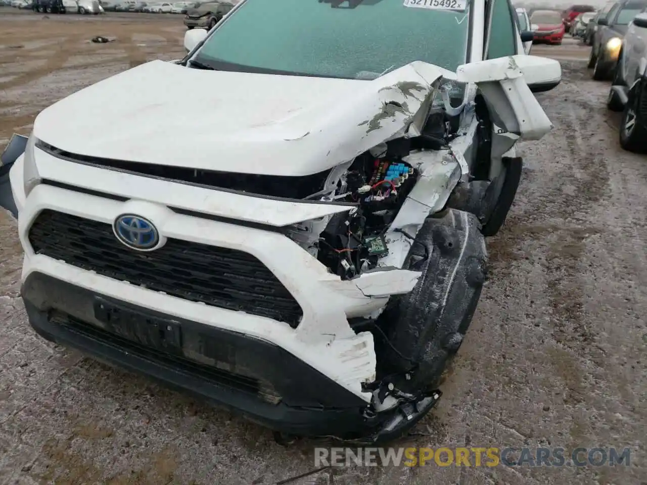 9 Photograph of a damaged car 2T3RWRFV1LW081412 TOYOTA RAV4 2020