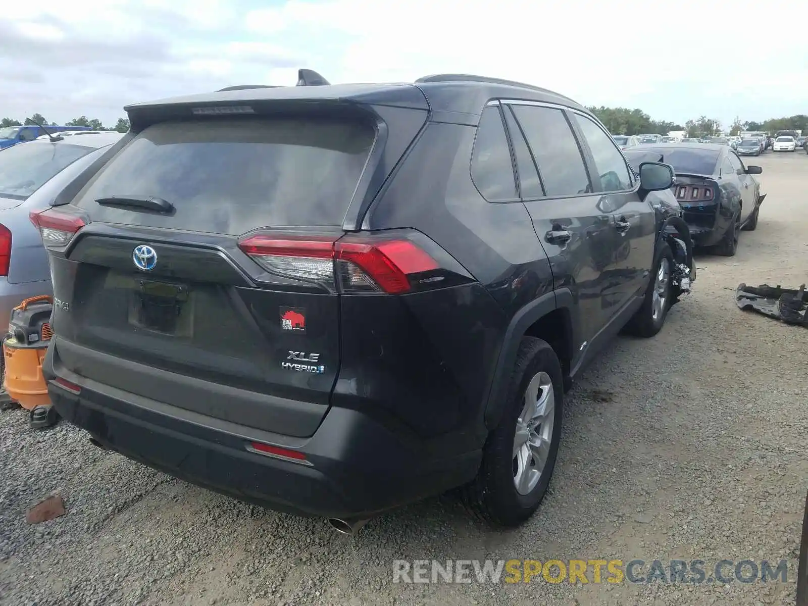 4 Photograph of a damaged car 2T3RWRFV1LW095536 TOYOTA RAV4 2020