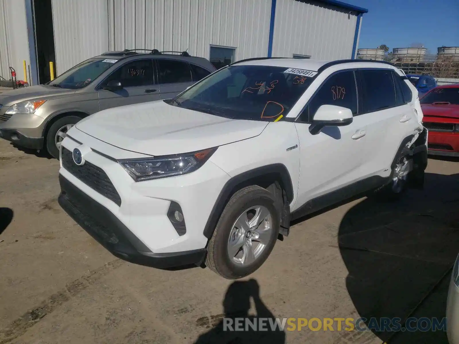 2 Photograph of a damaged car 2T3RWRFV1LW095925 TOYOTA RAV4 2020