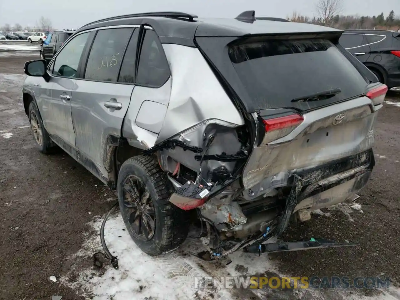 3 Photograph of a damaged car 2T3RWRFV1LW098954 TOYOTA RAV4 2020