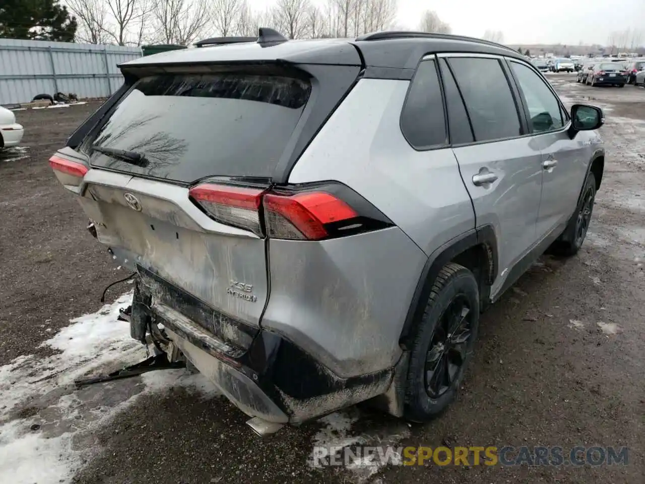 4 Photograph of a damaged car 2T3RWRFV1LW098954 TOYOTA RAV4 2020