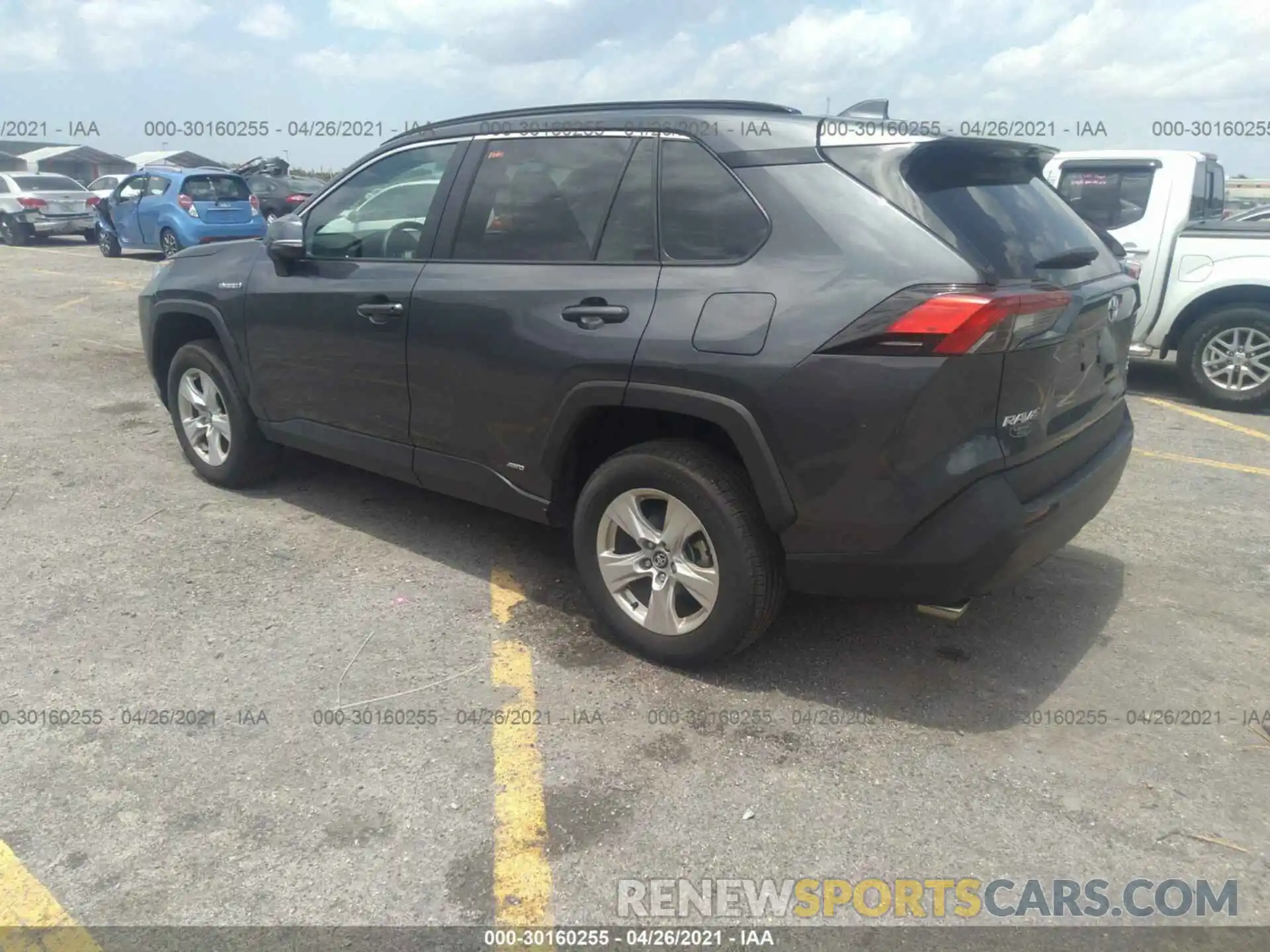 3 Photograph of a damaged car 2T3RWRFV1LW099957 TOYOTA RAV4 2020