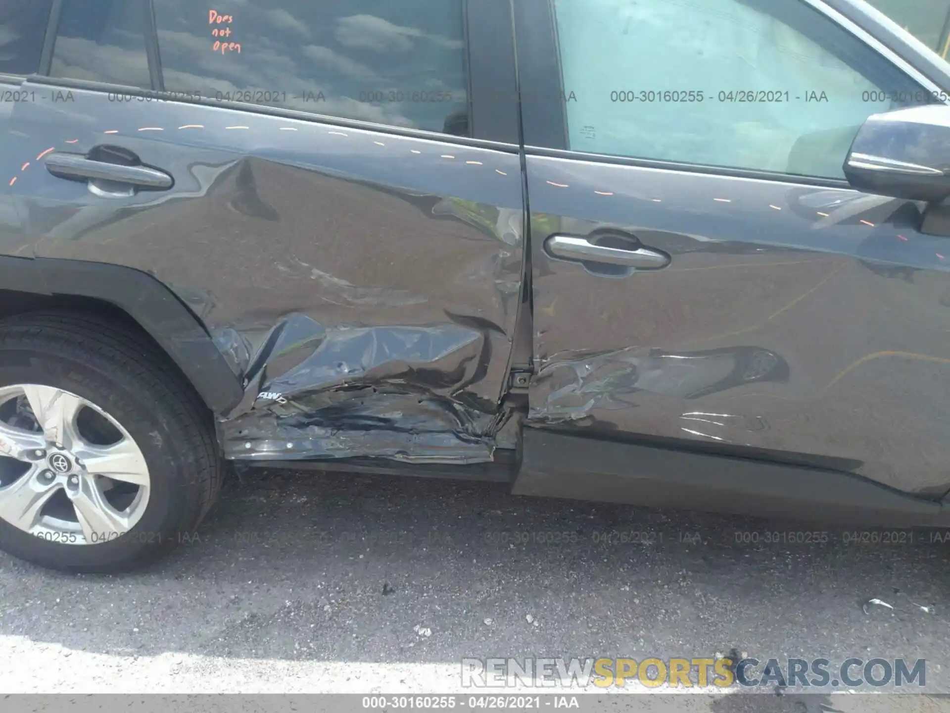 6 Photograph of a damaged car 2T3RWRFV1LW099957 TOYOTA RAV4 2020