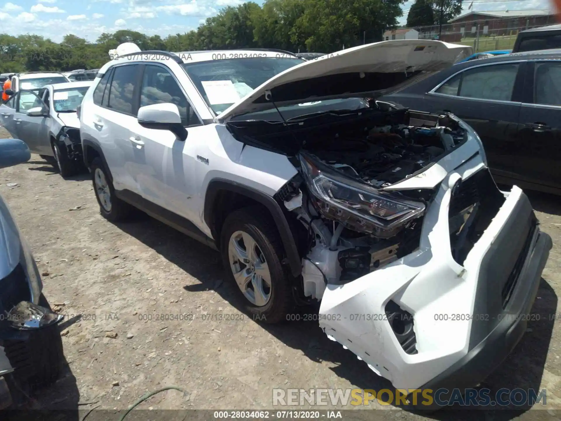 1 Photograph of a damaged car 2T3RWRFV2LW049018 TOYOTA RAV4 2020